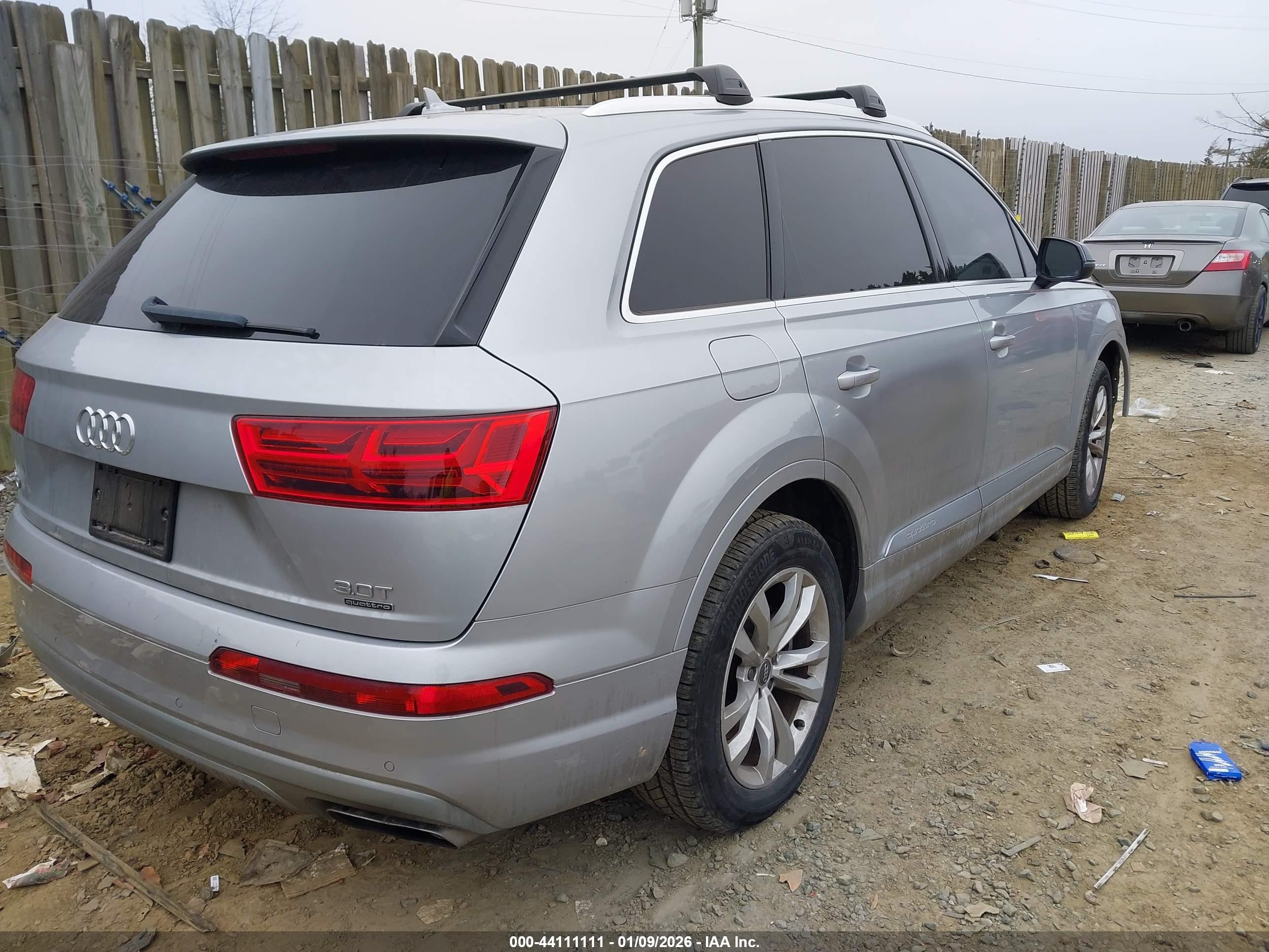 AUDI Q7 image 4