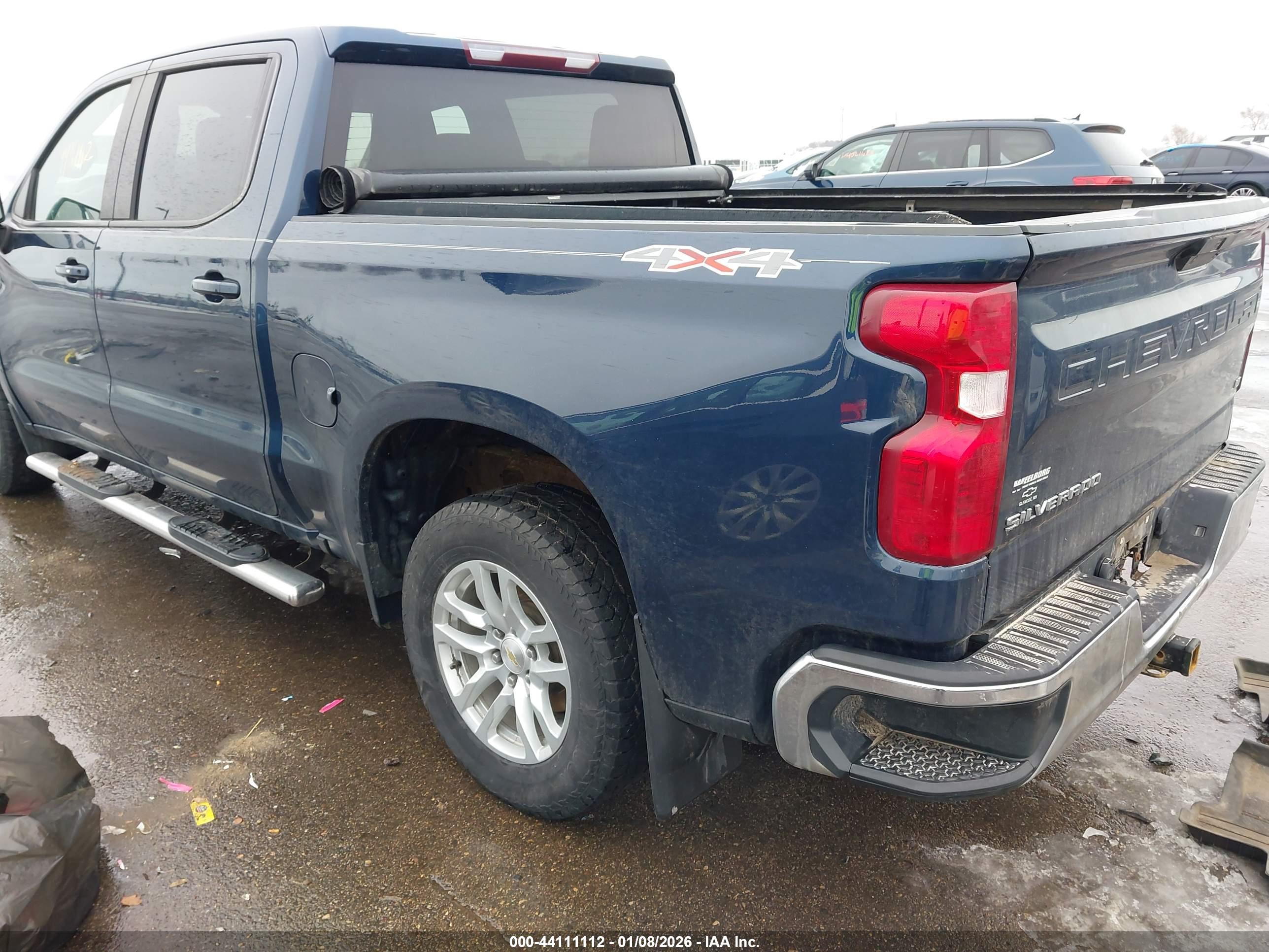 CHEVROLET SILVERADO image 3