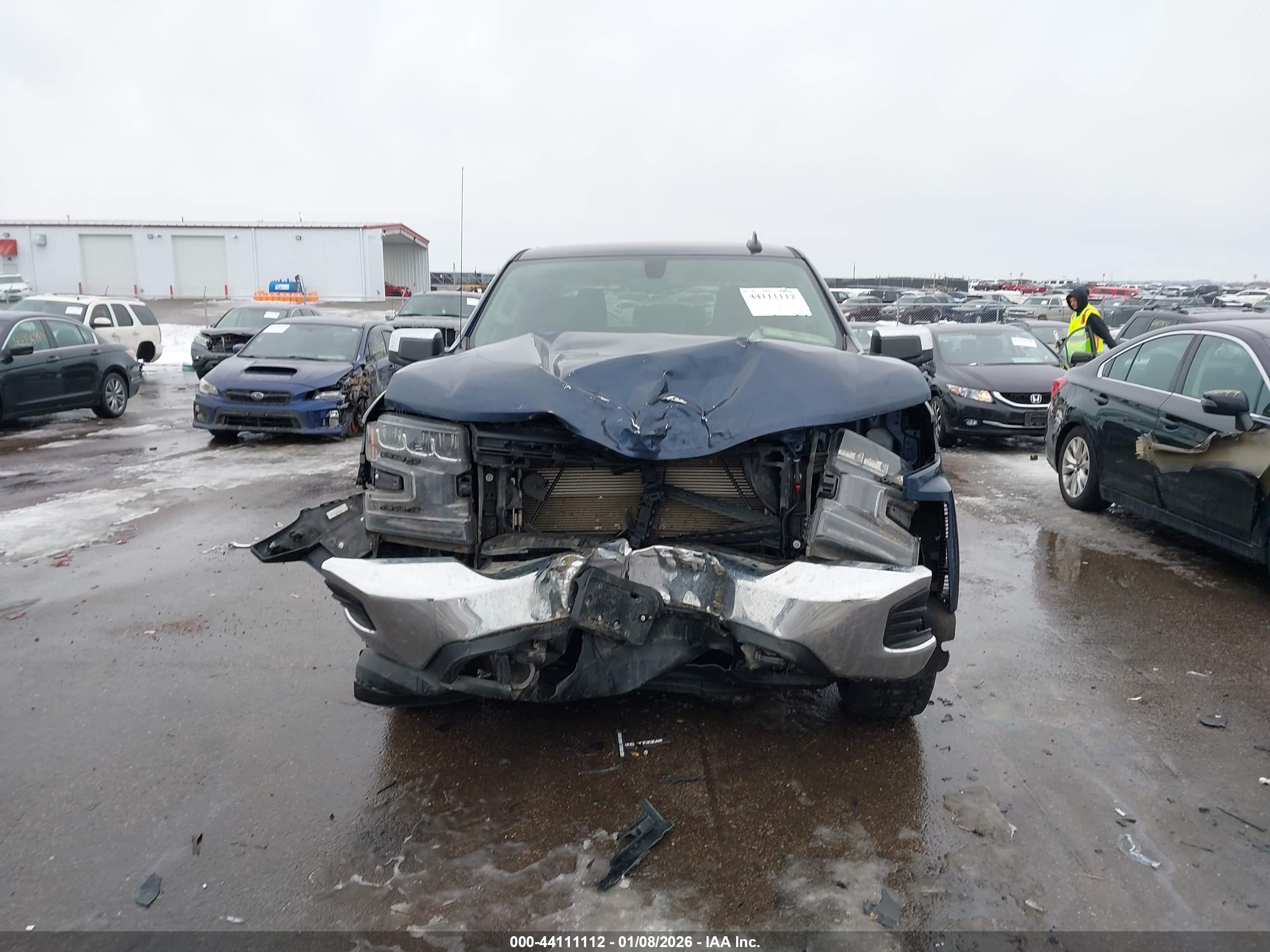 CHEVROLET SILVERADO image 6