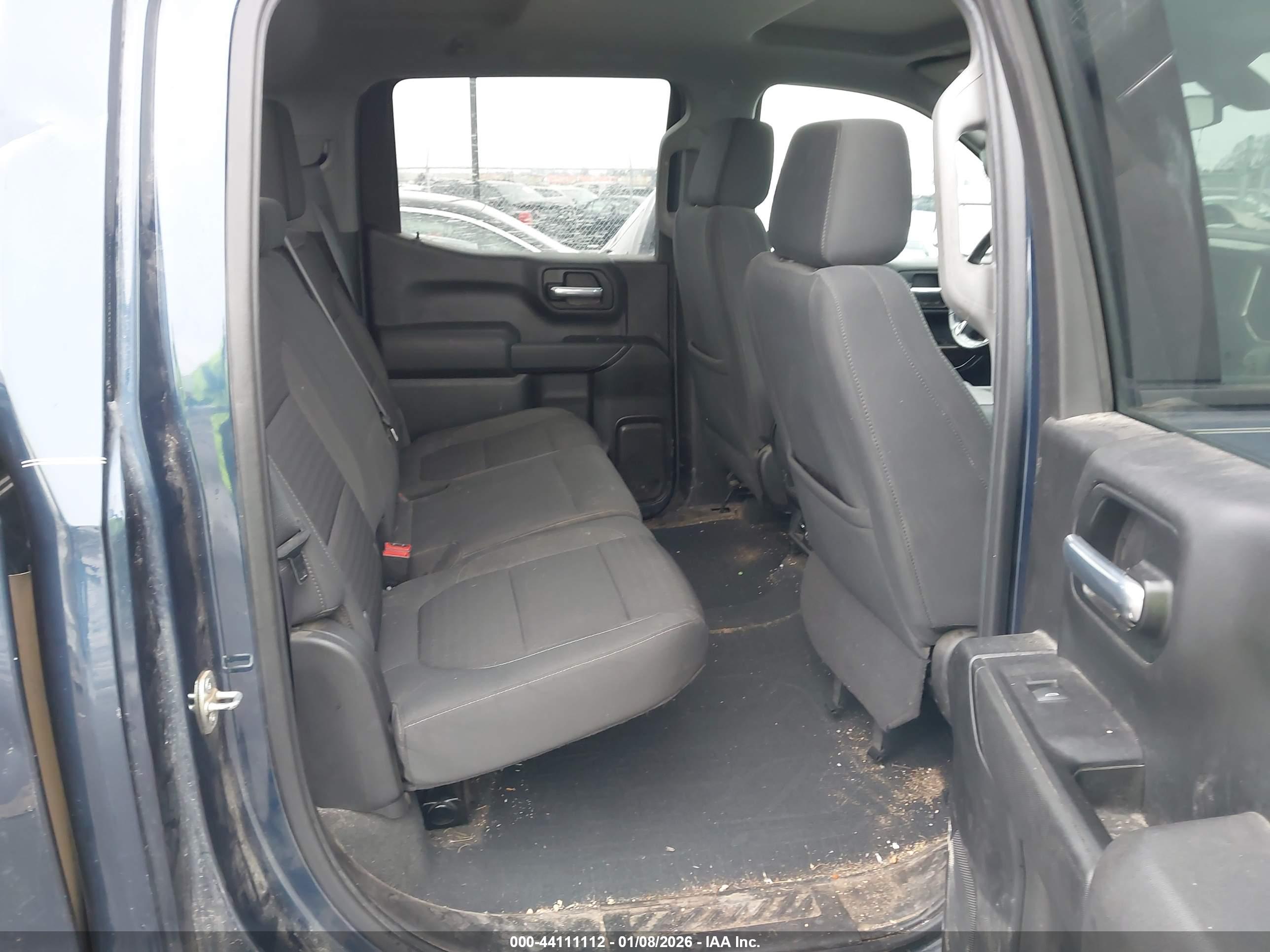 CHEVROLET SILVERADO image 8