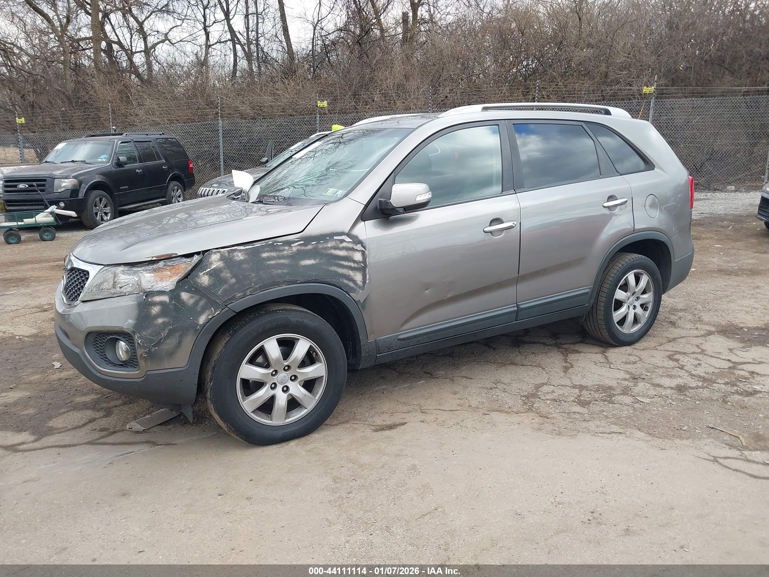 KIA SORENTO image 2