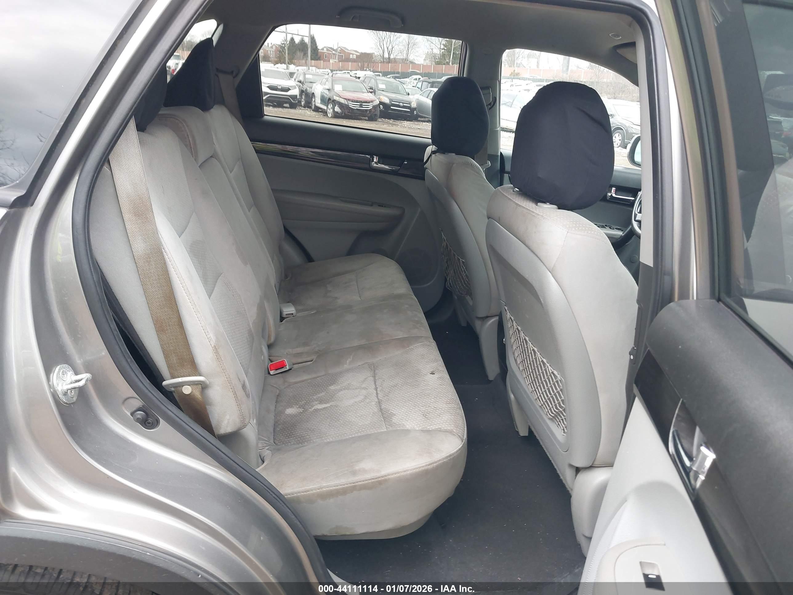 KIA SORENTO image 8