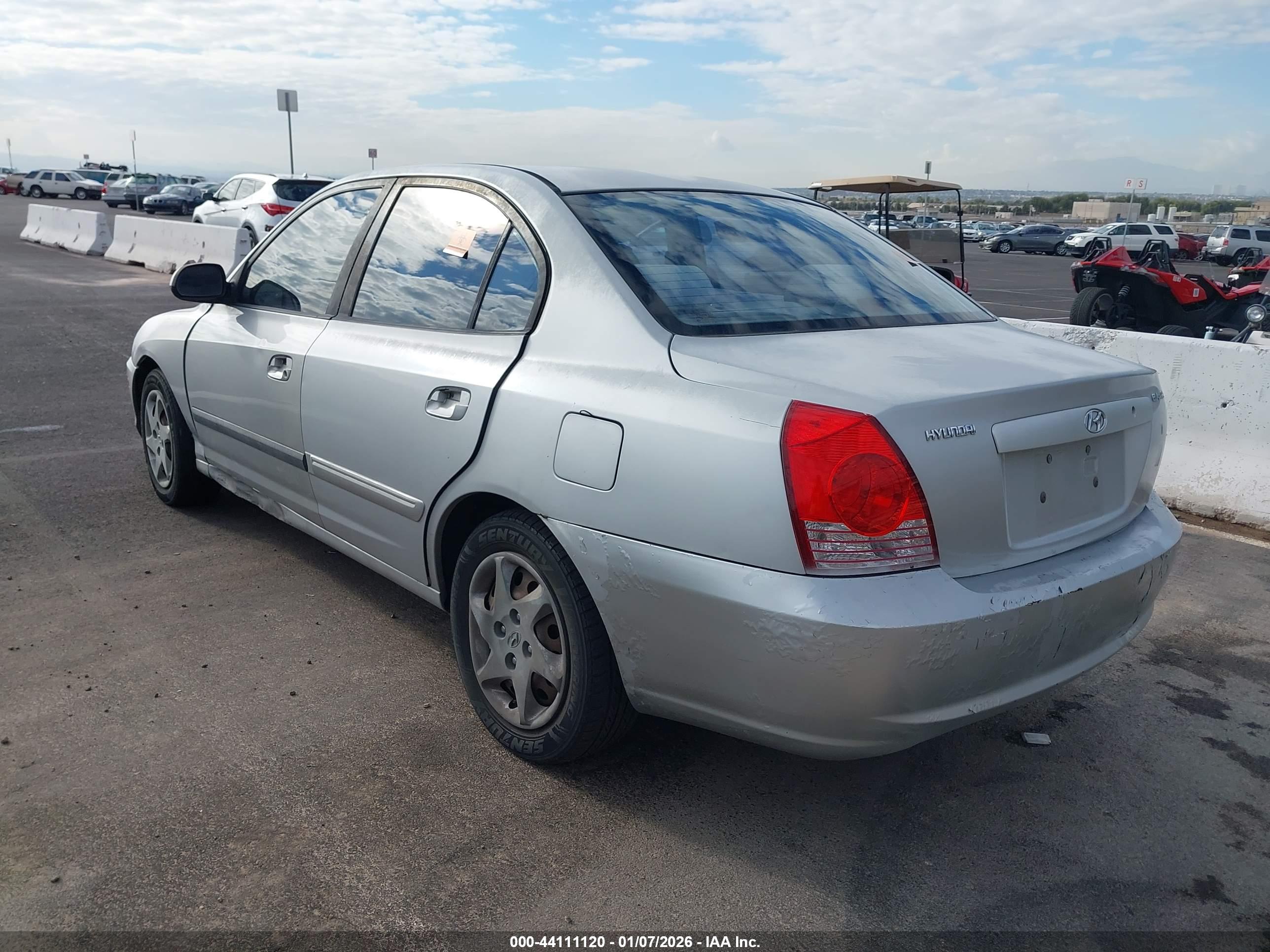 HYUNDAI ELANTRA image 3