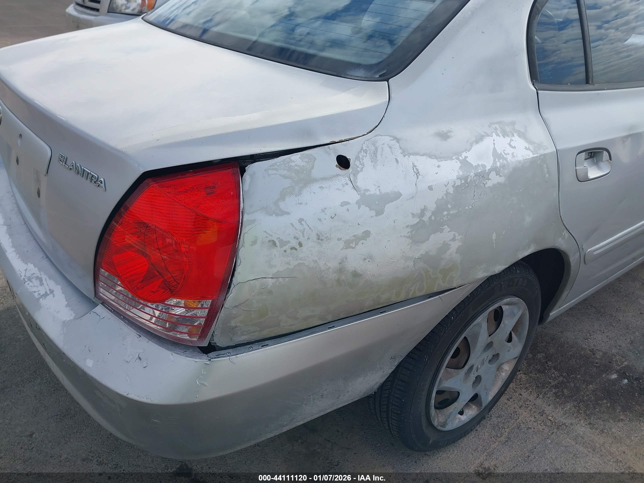 HYUNDAI ELANTRA image 6