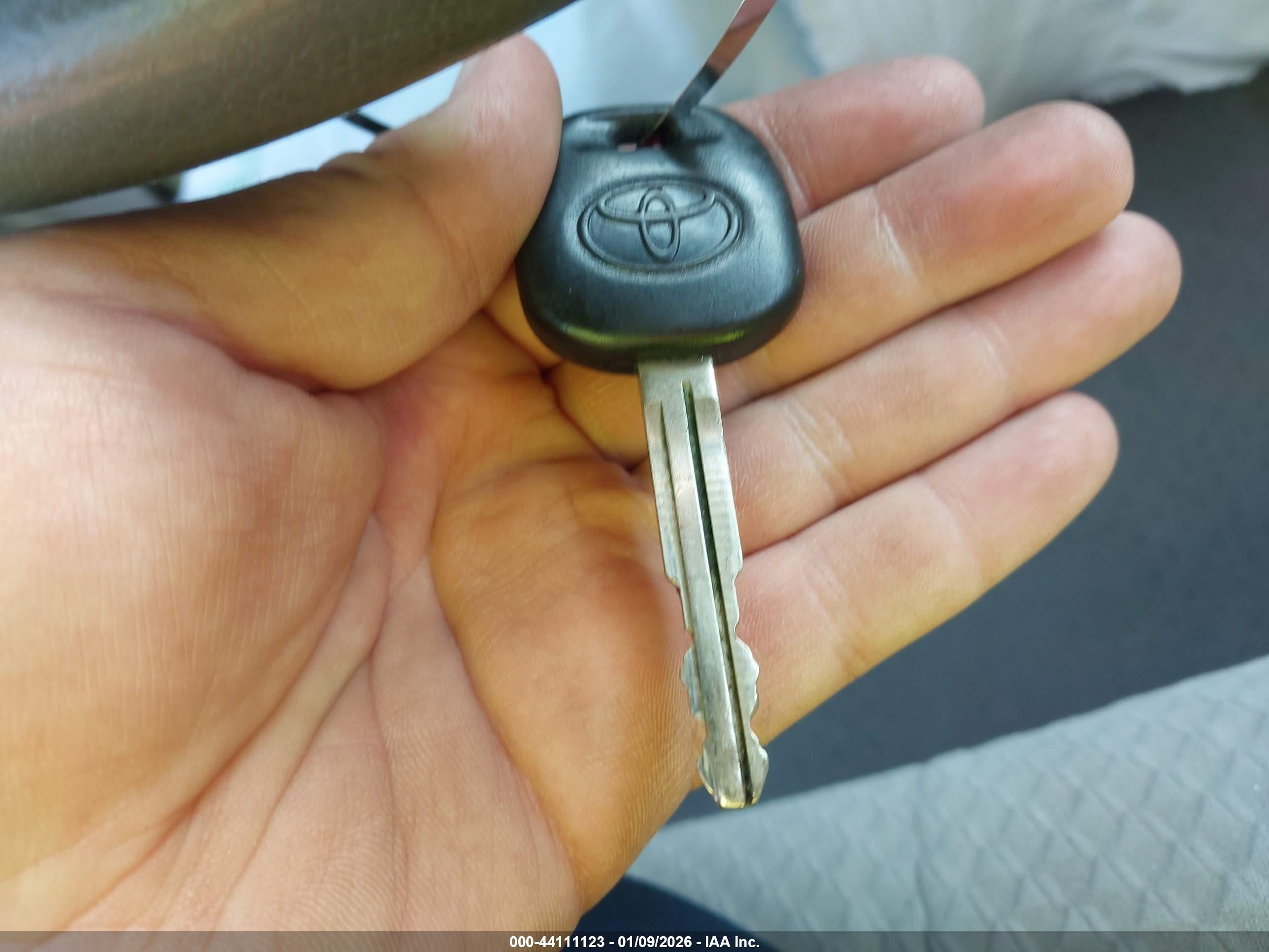 TOYOTA CAMRY image 11