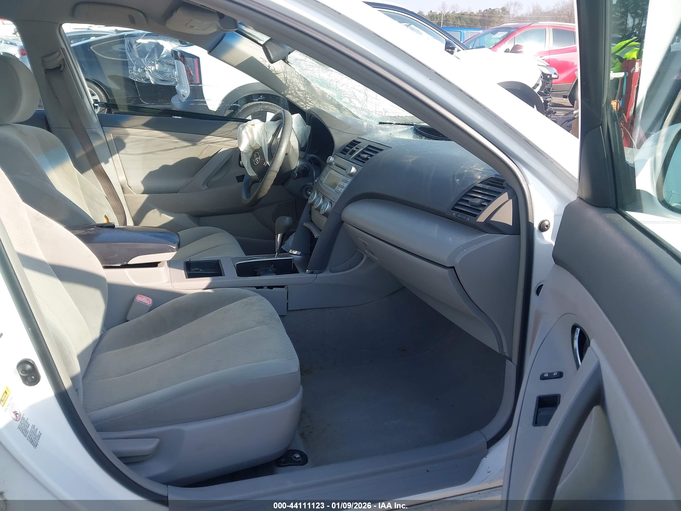 TOYOTA CAMRY image 5