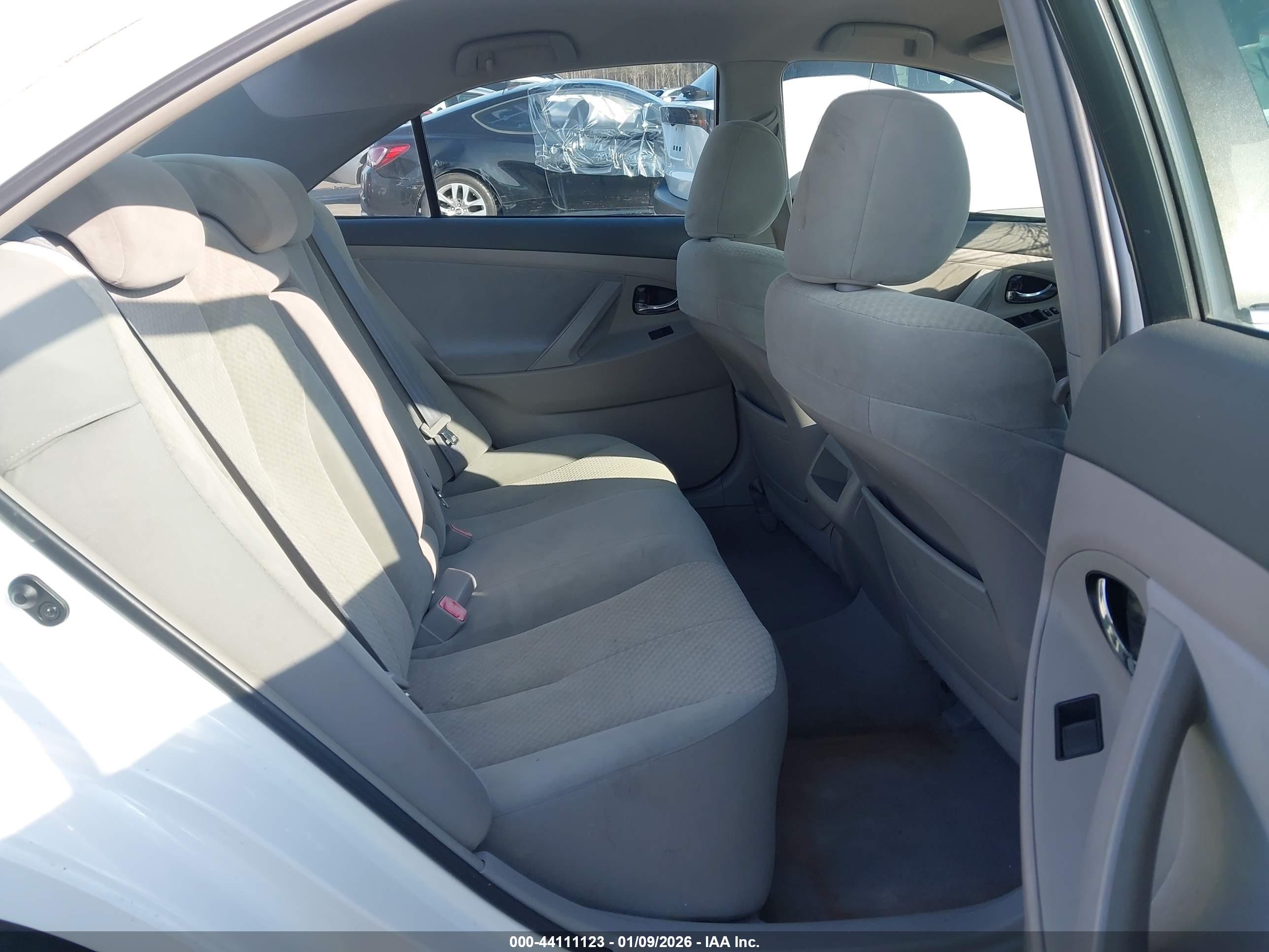 TOYOTA CAMRY image 8