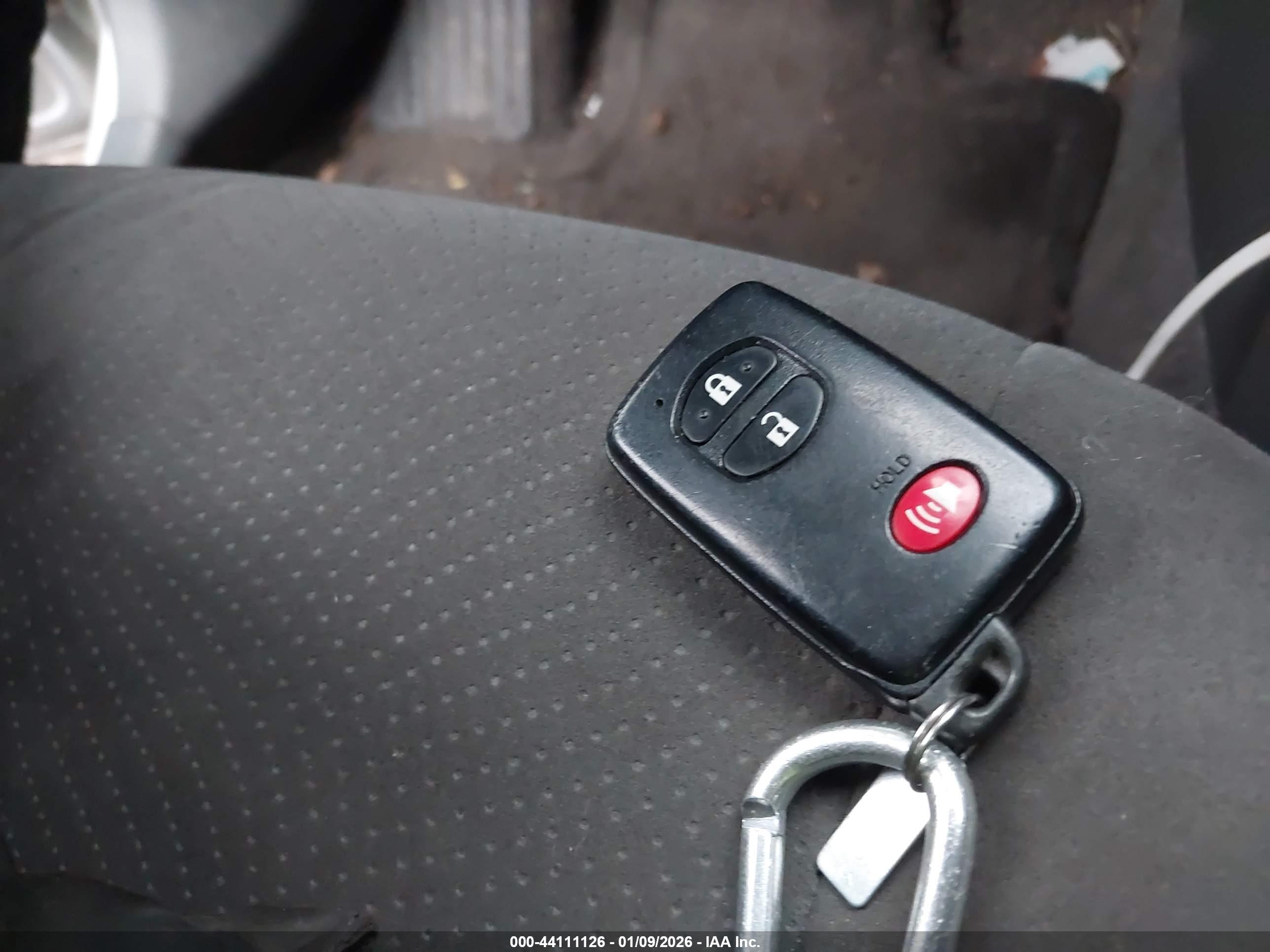 TOYOTA PRIUS image 11