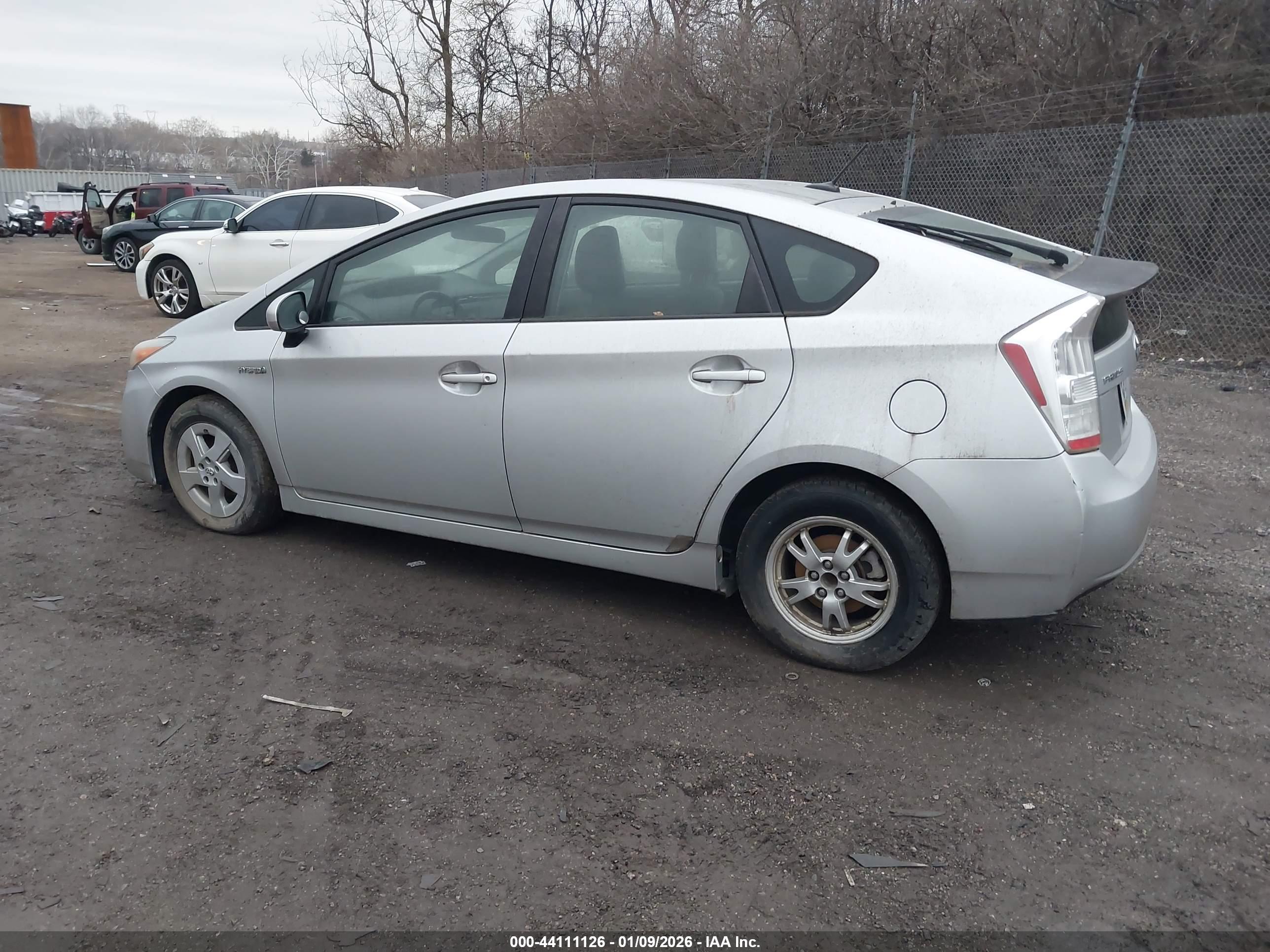 TOYOTA PRIUS image 3