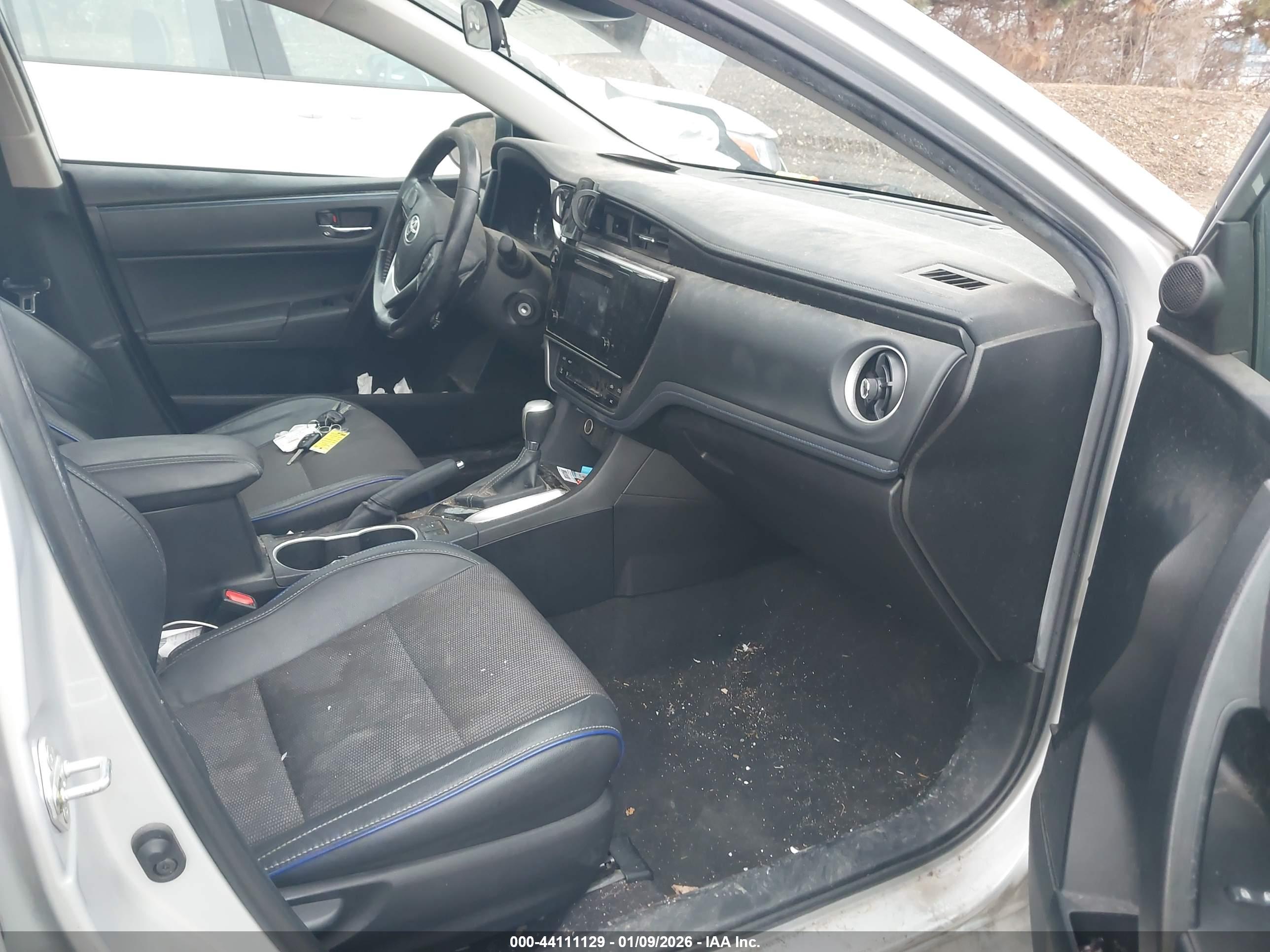 TOYOTA COROLLA image 5