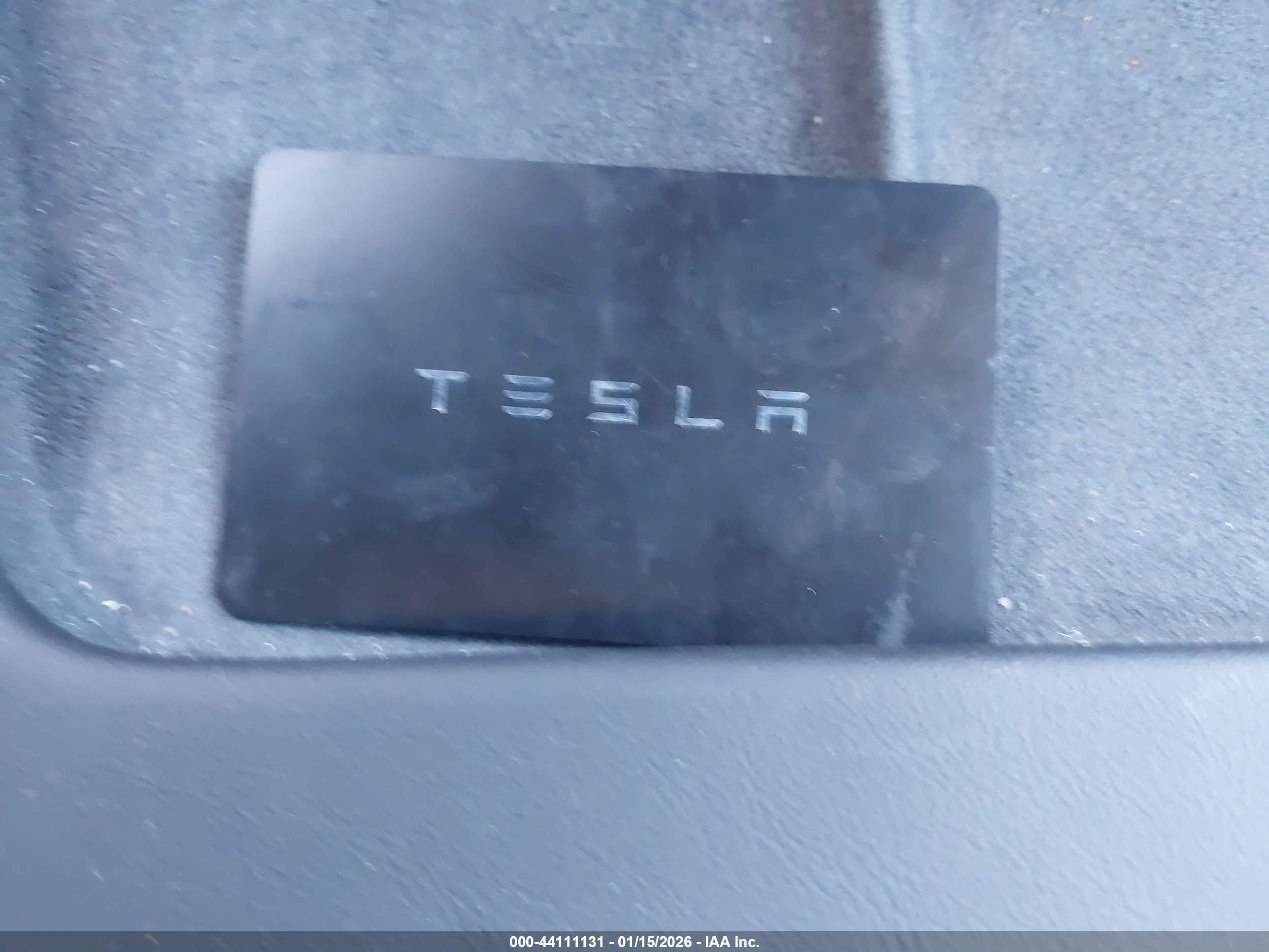 TESLA MODEL image 11