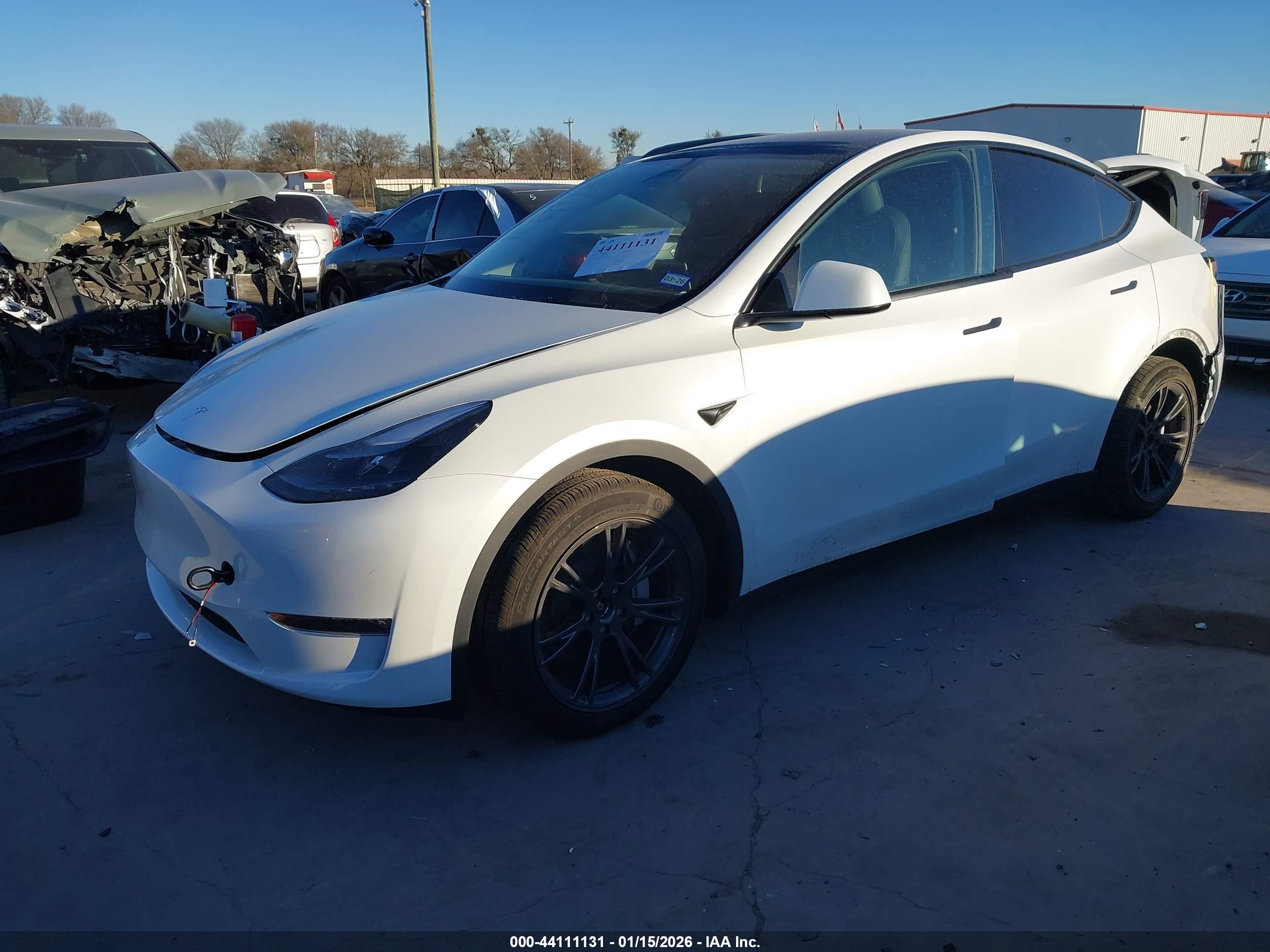 TESLA MODEL image 2