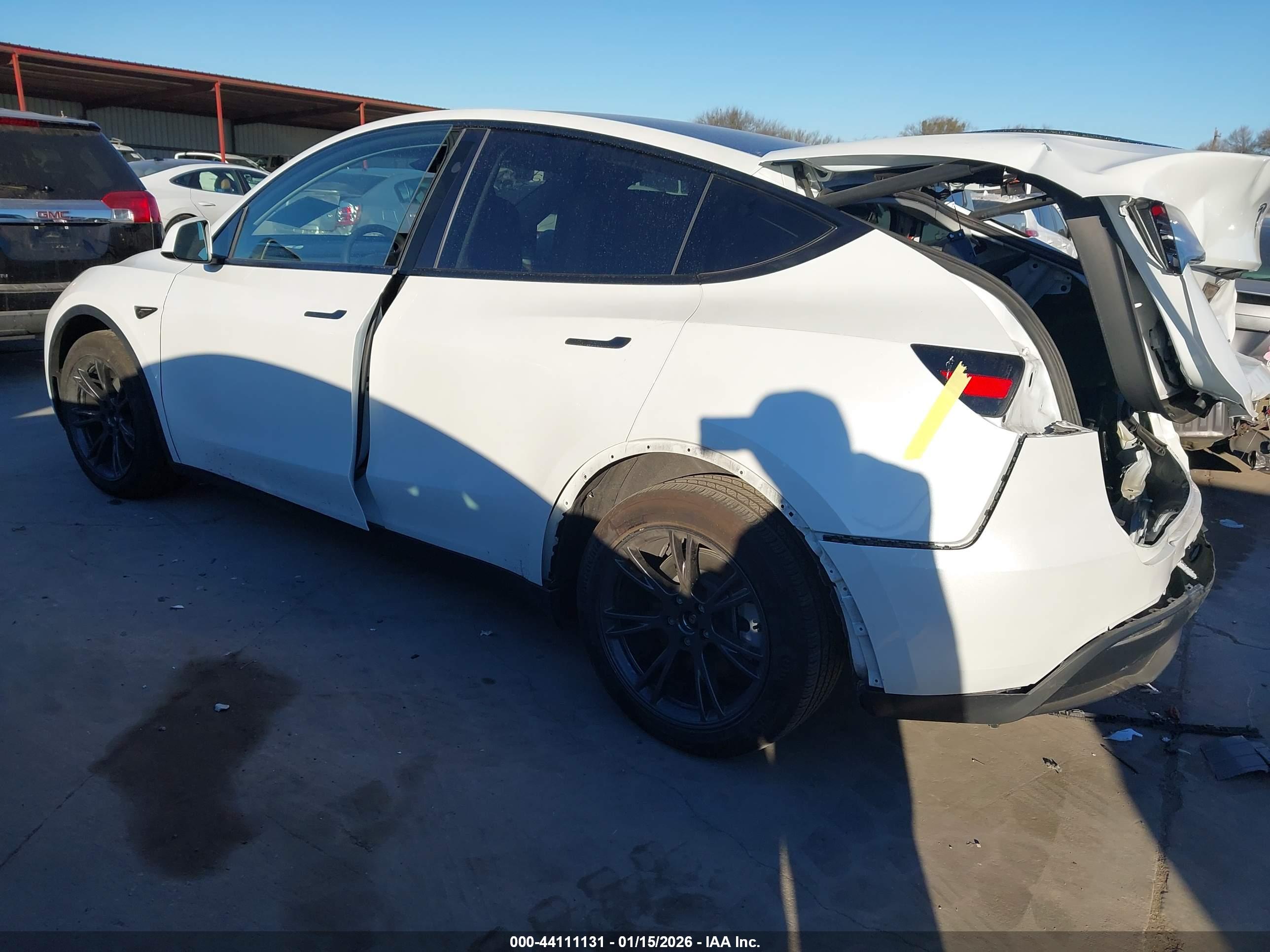 TESLA MODEL image 3