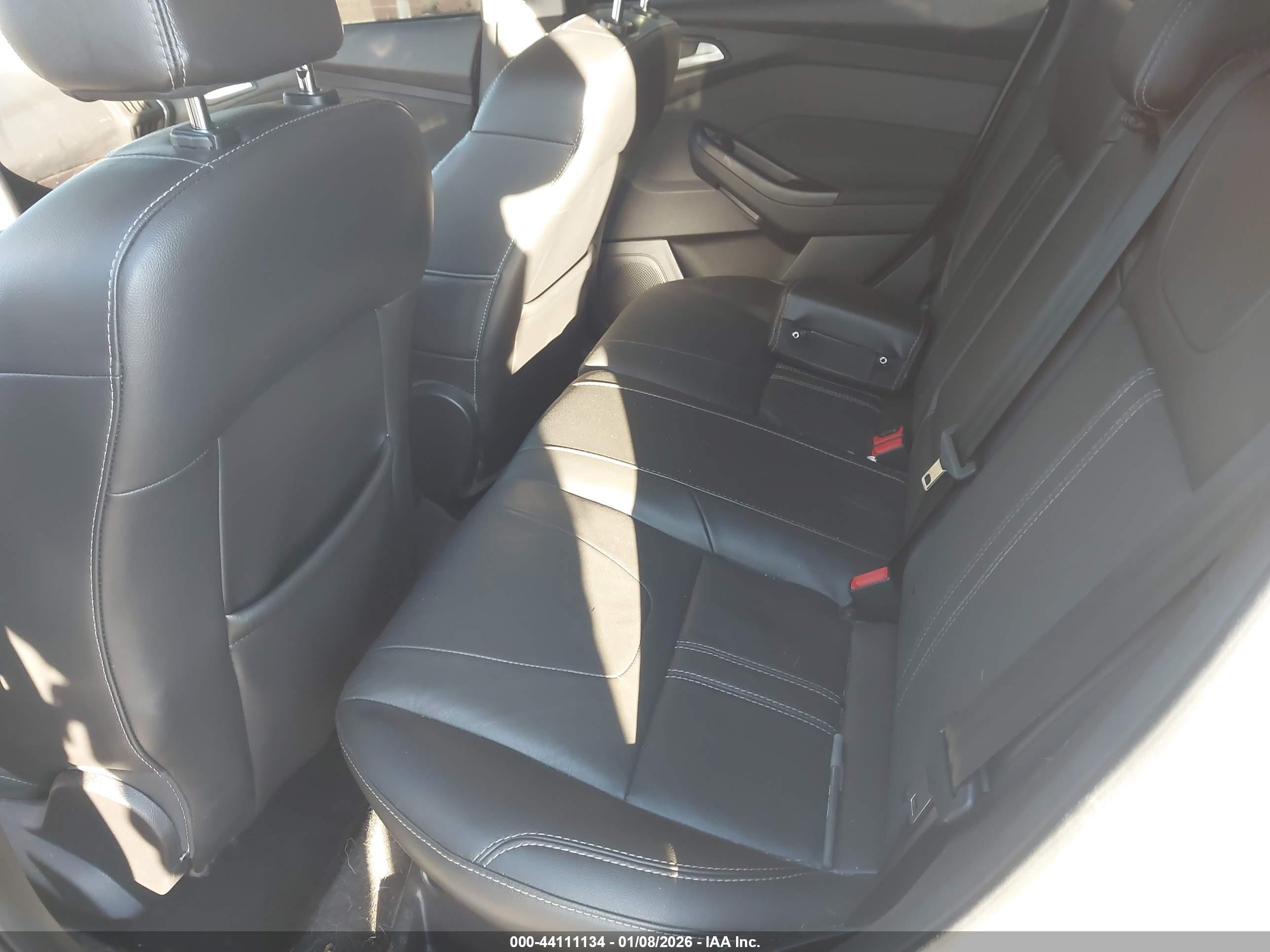 FORD FOCUS image 8