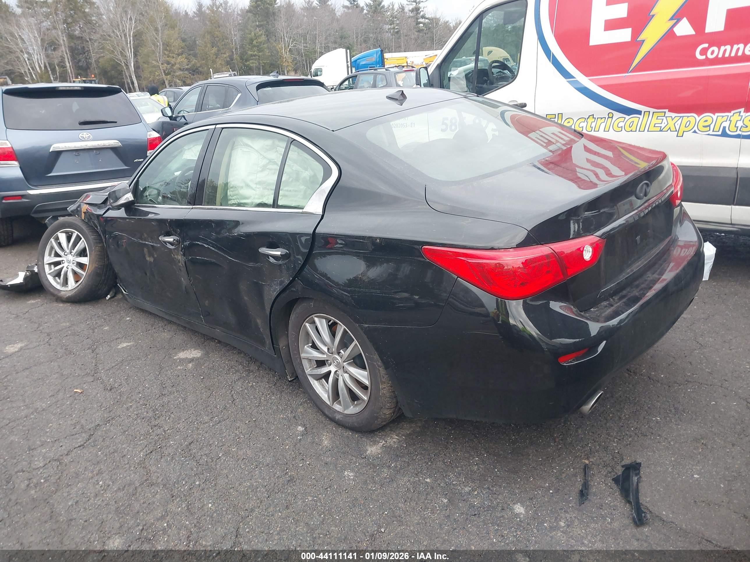 INFINITI Q50 image 3