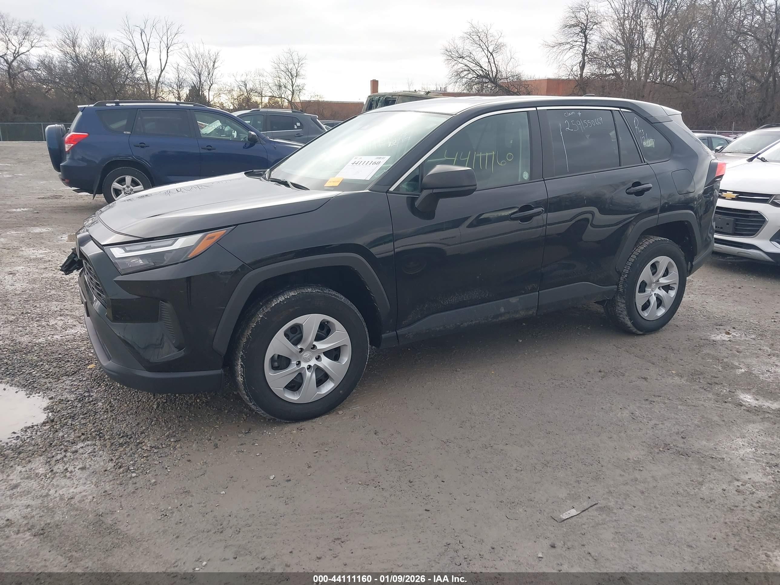TOYOTA RAV4 image 2