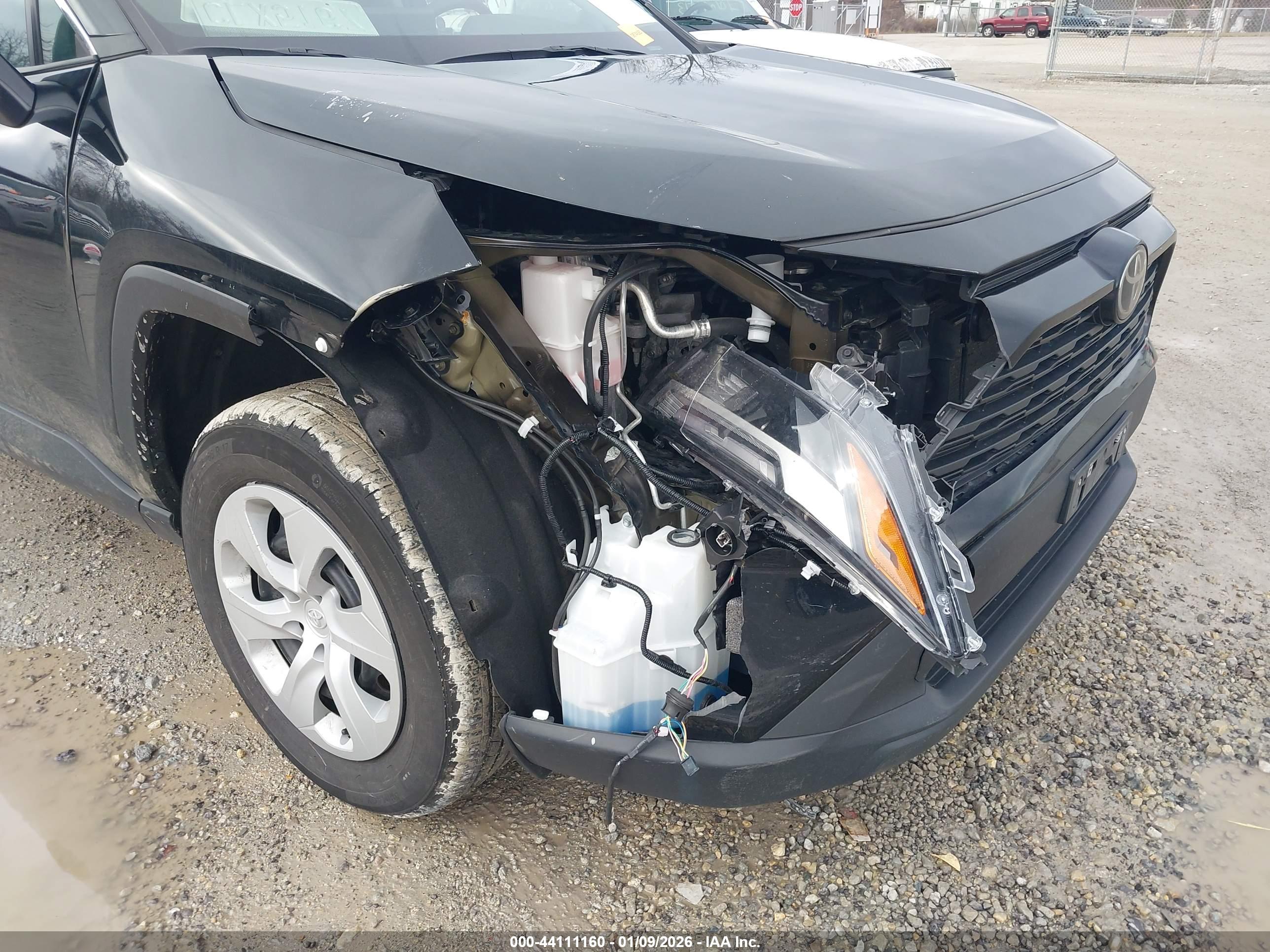 TOYOTA RAV4 image 6
