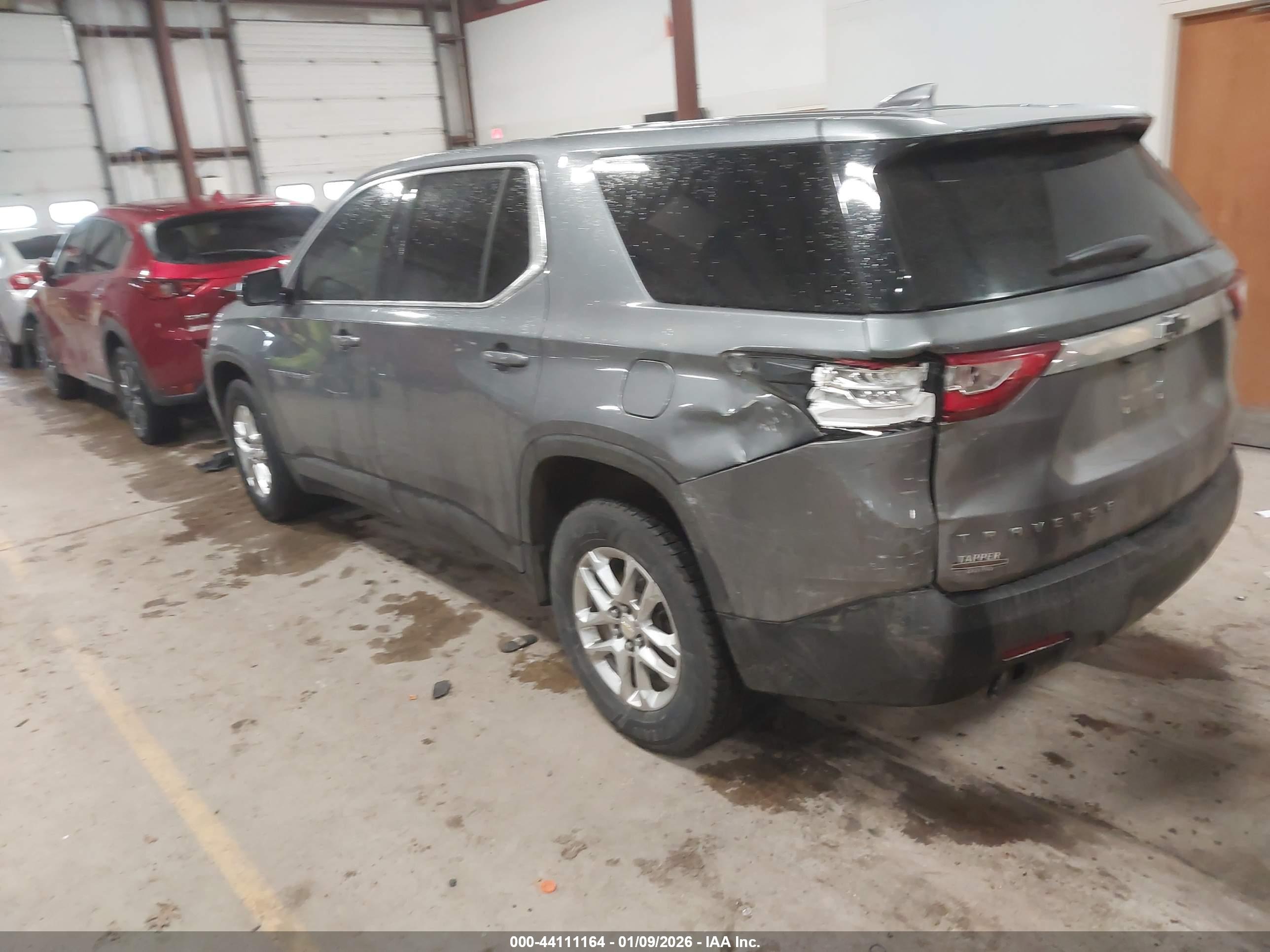 CHEVROLET TRAVERSE image 3