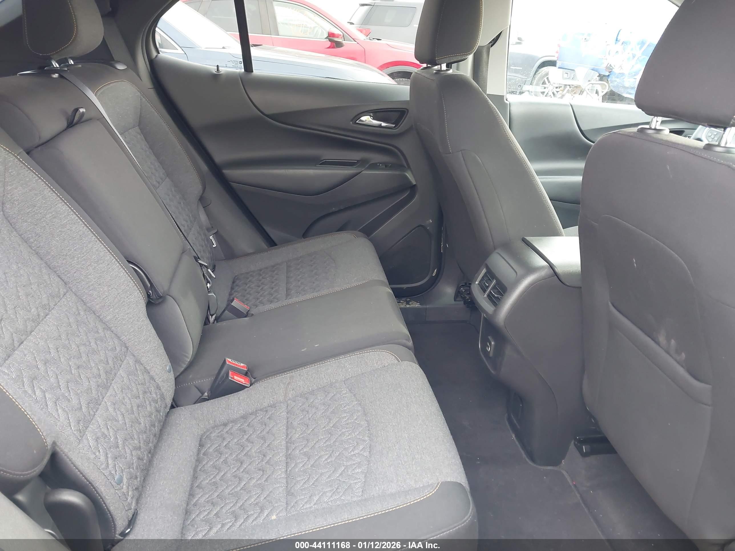 CHEVROLET EQUINOX image 8