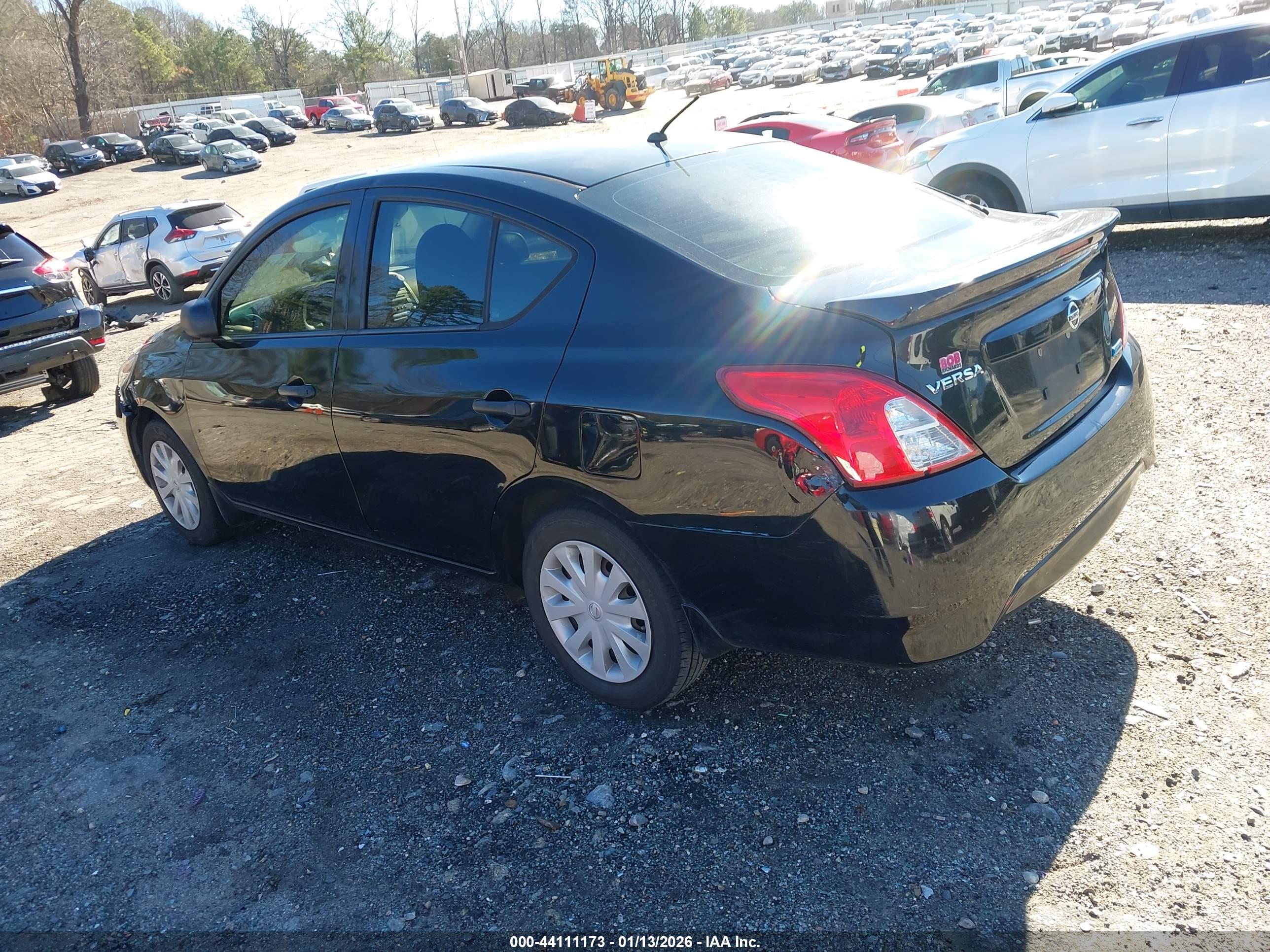 NISSAN VERSA image 3