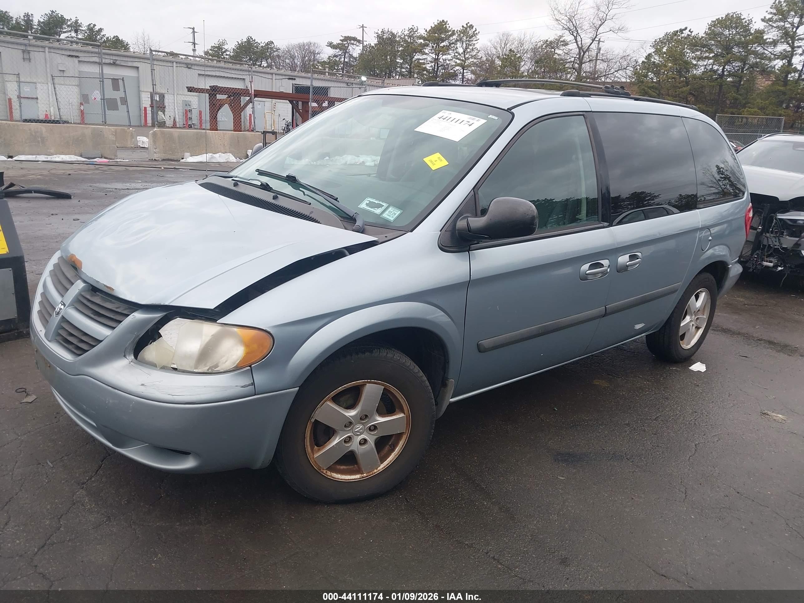 DODGE CARAVAN image 2