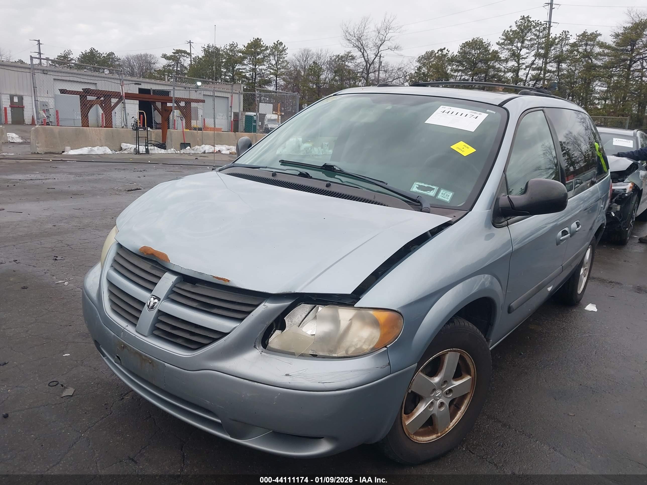 DODGE CARAVAN image 6