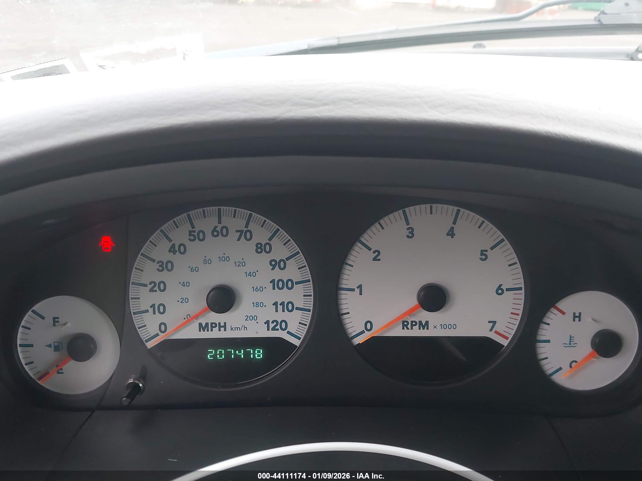 DODGE CARAVAN image 7