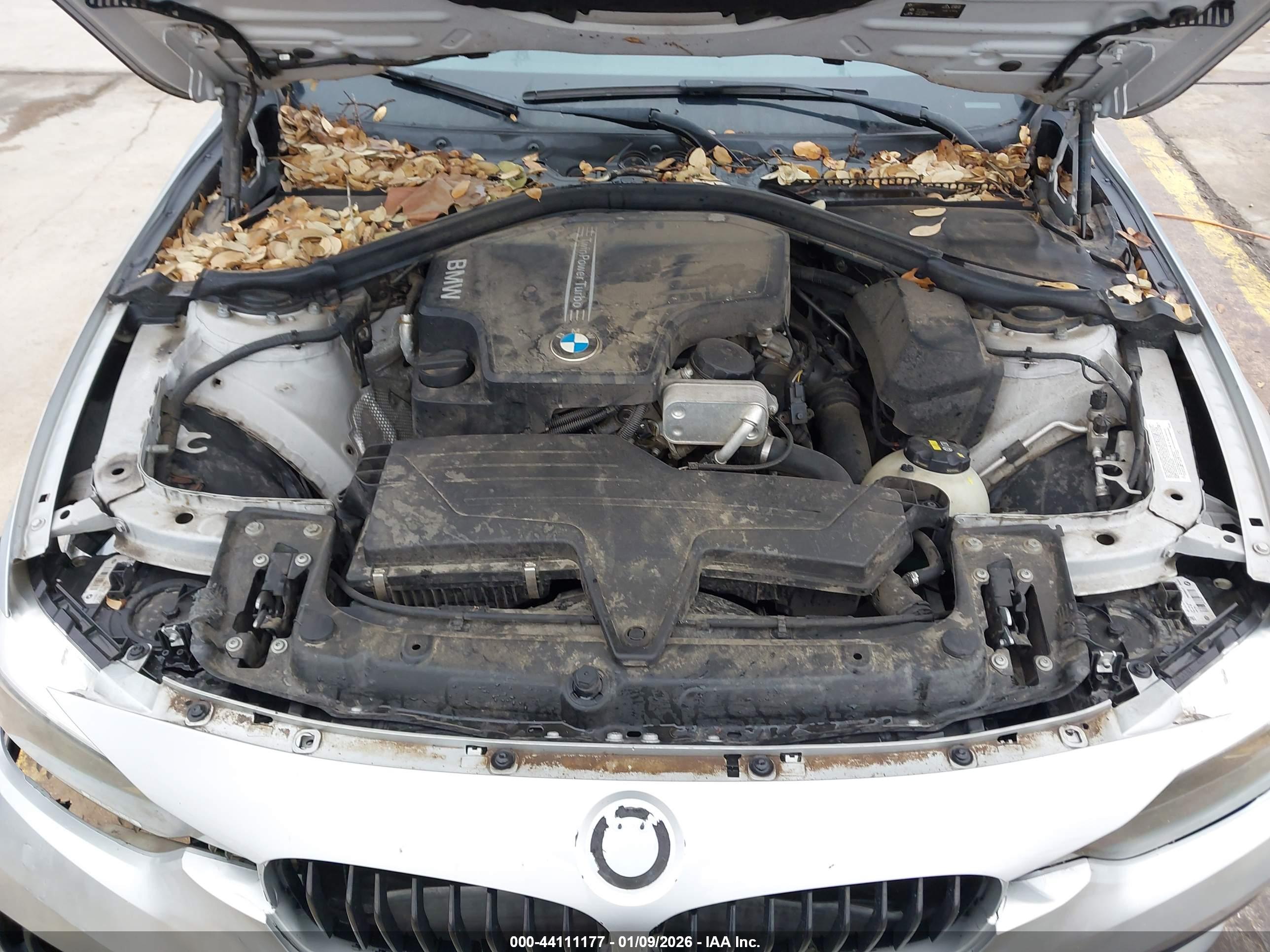 BMW 320I image 10