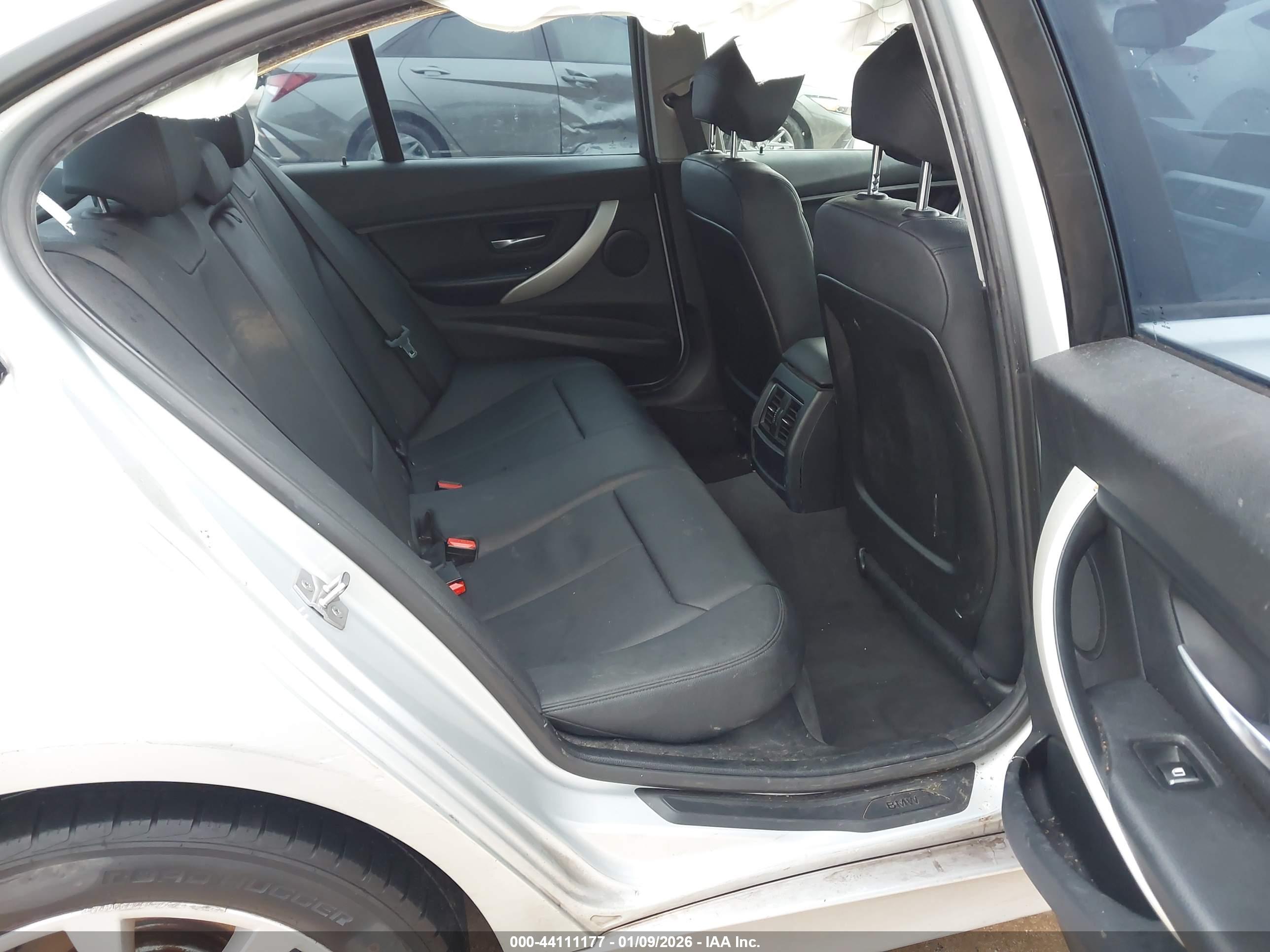 BMW 320I image 8