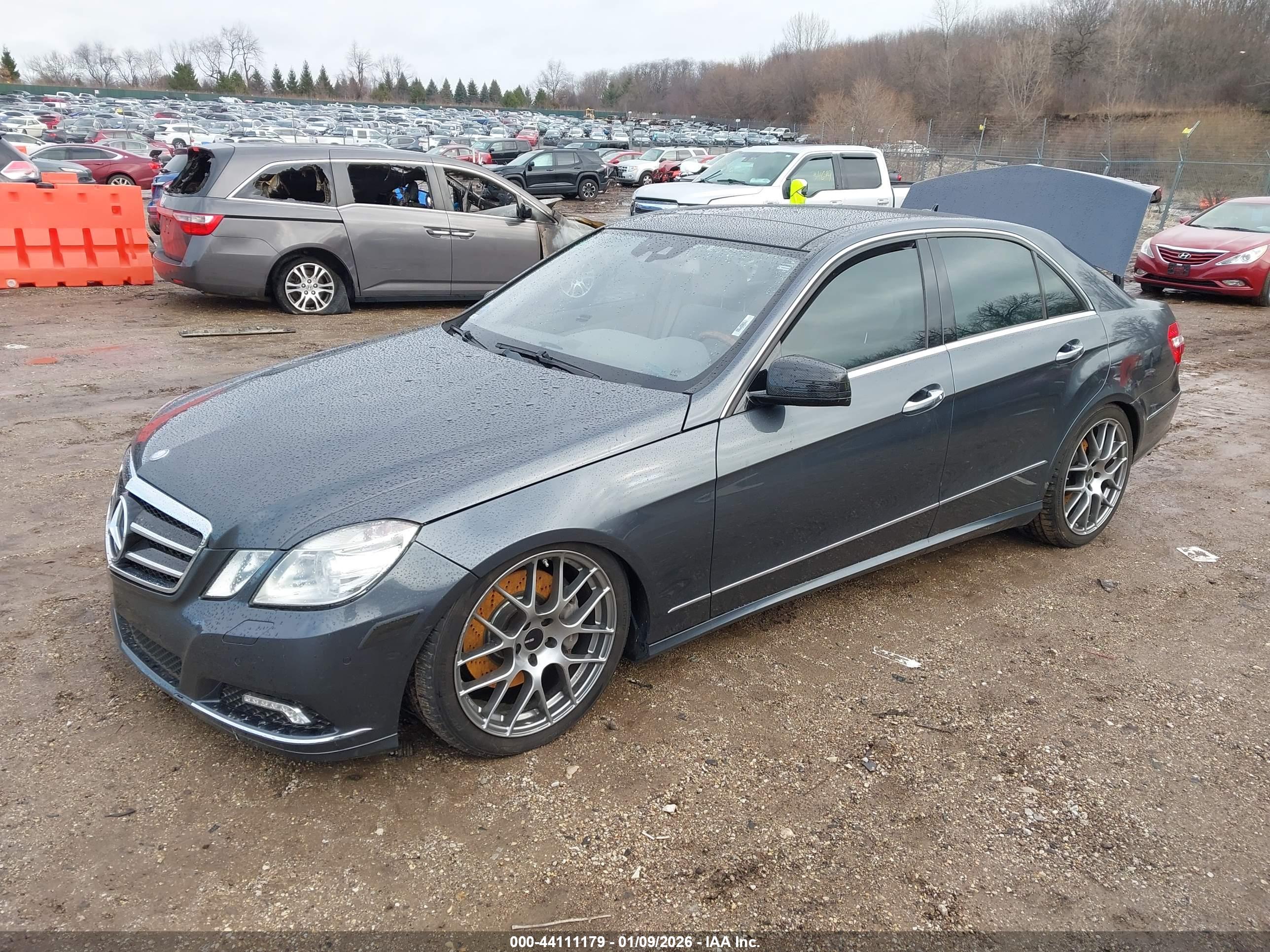 MERCEDES-BENZ E image 2