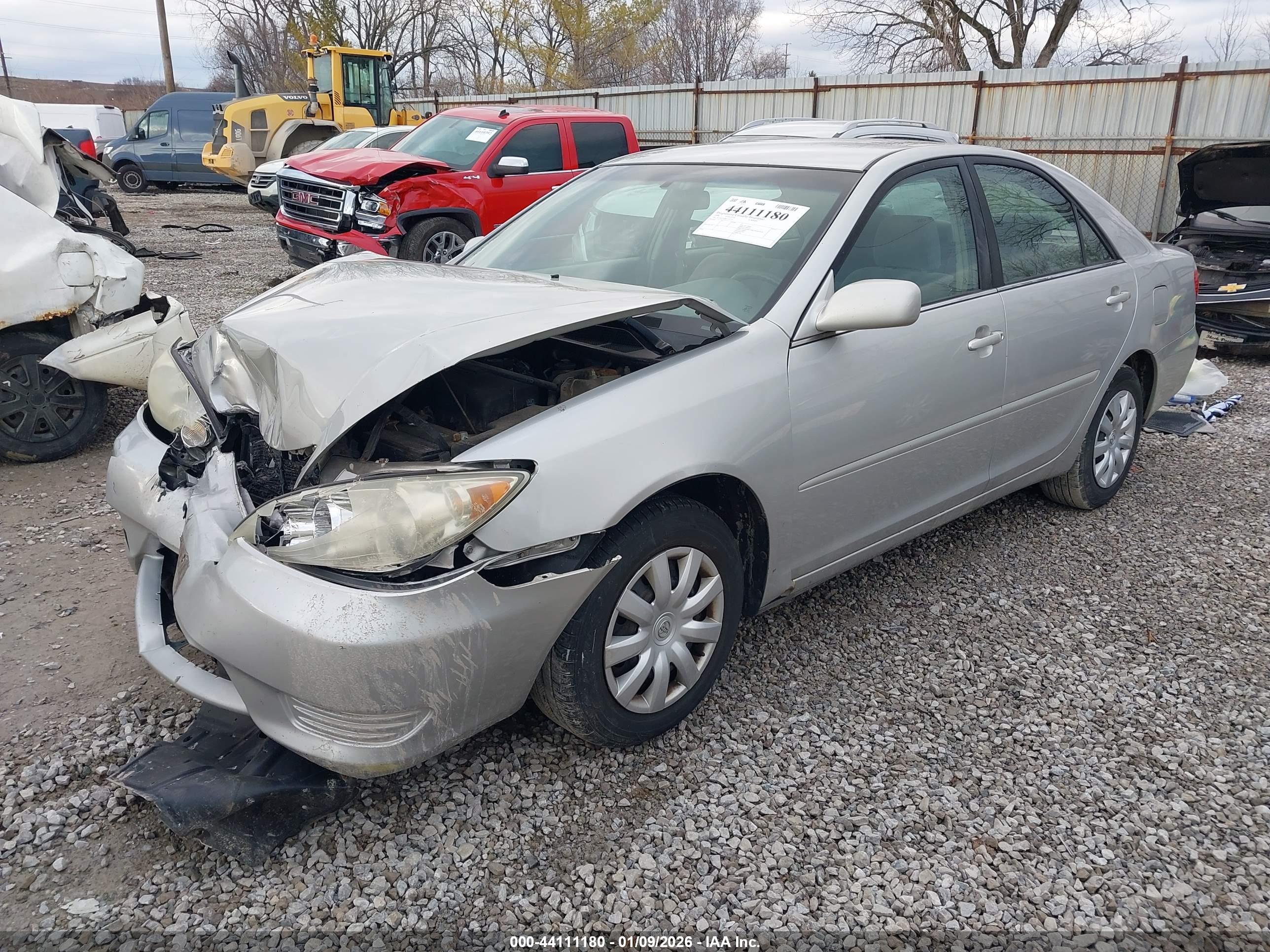 TOYOTA CAMRY image 2