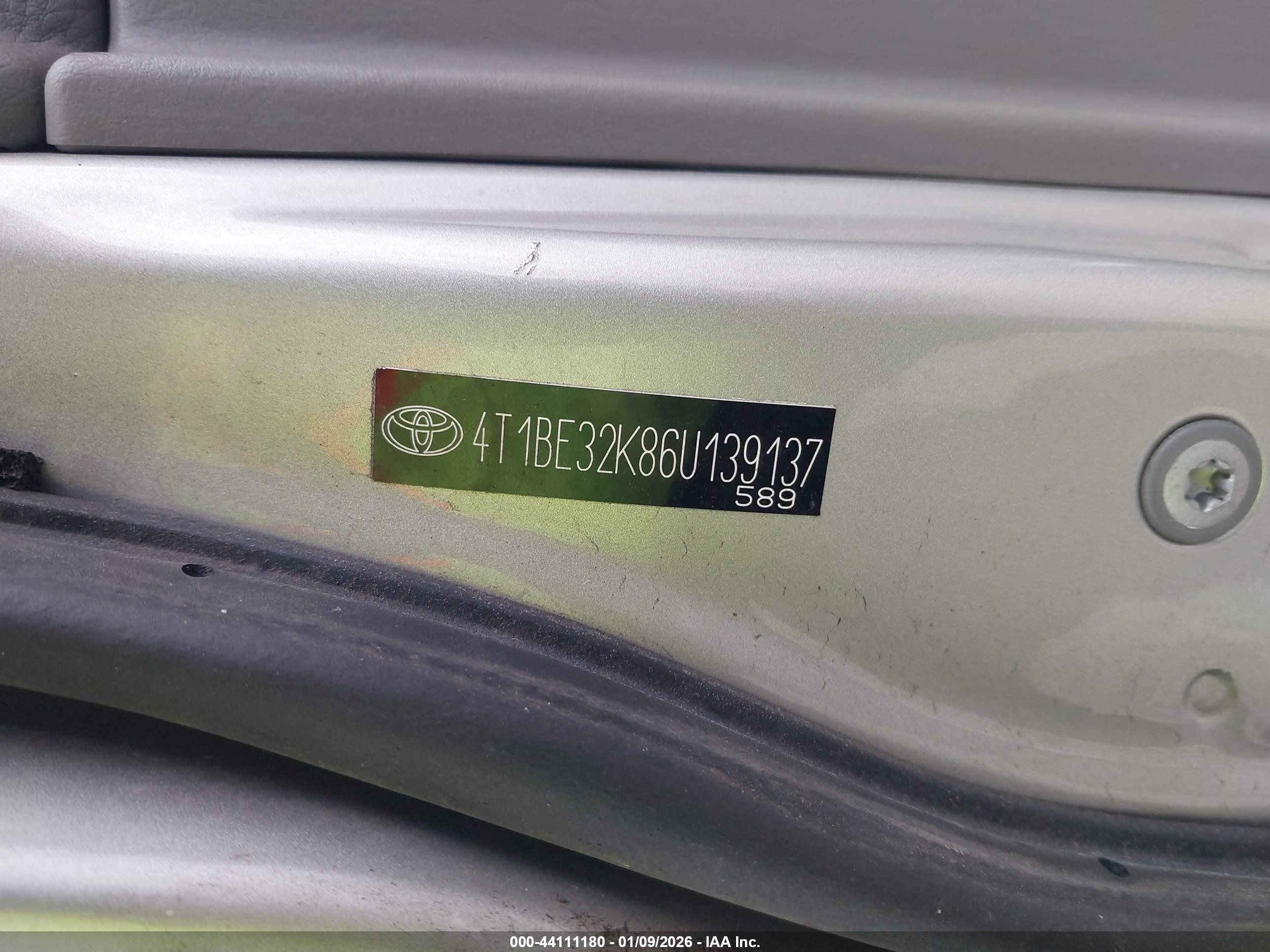 TOYOTA CAMRY image 9