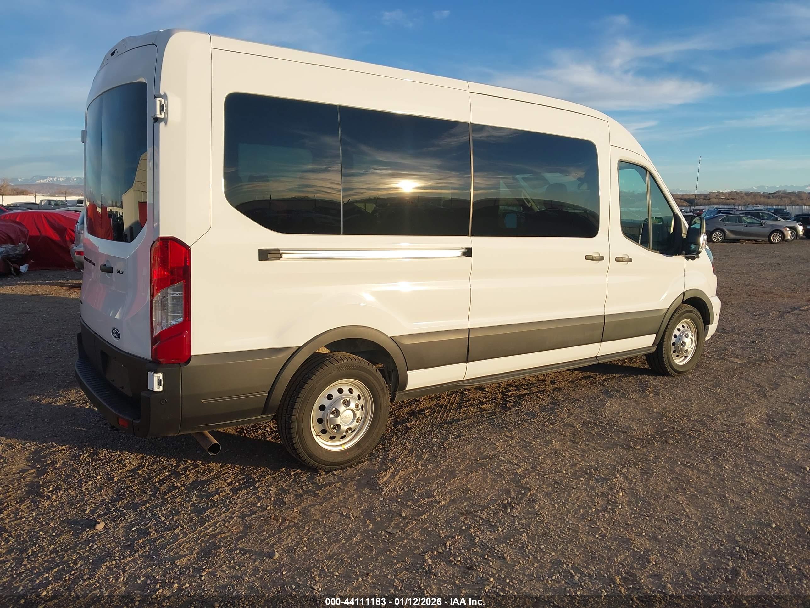 FORD TRANSIT-350 image 4