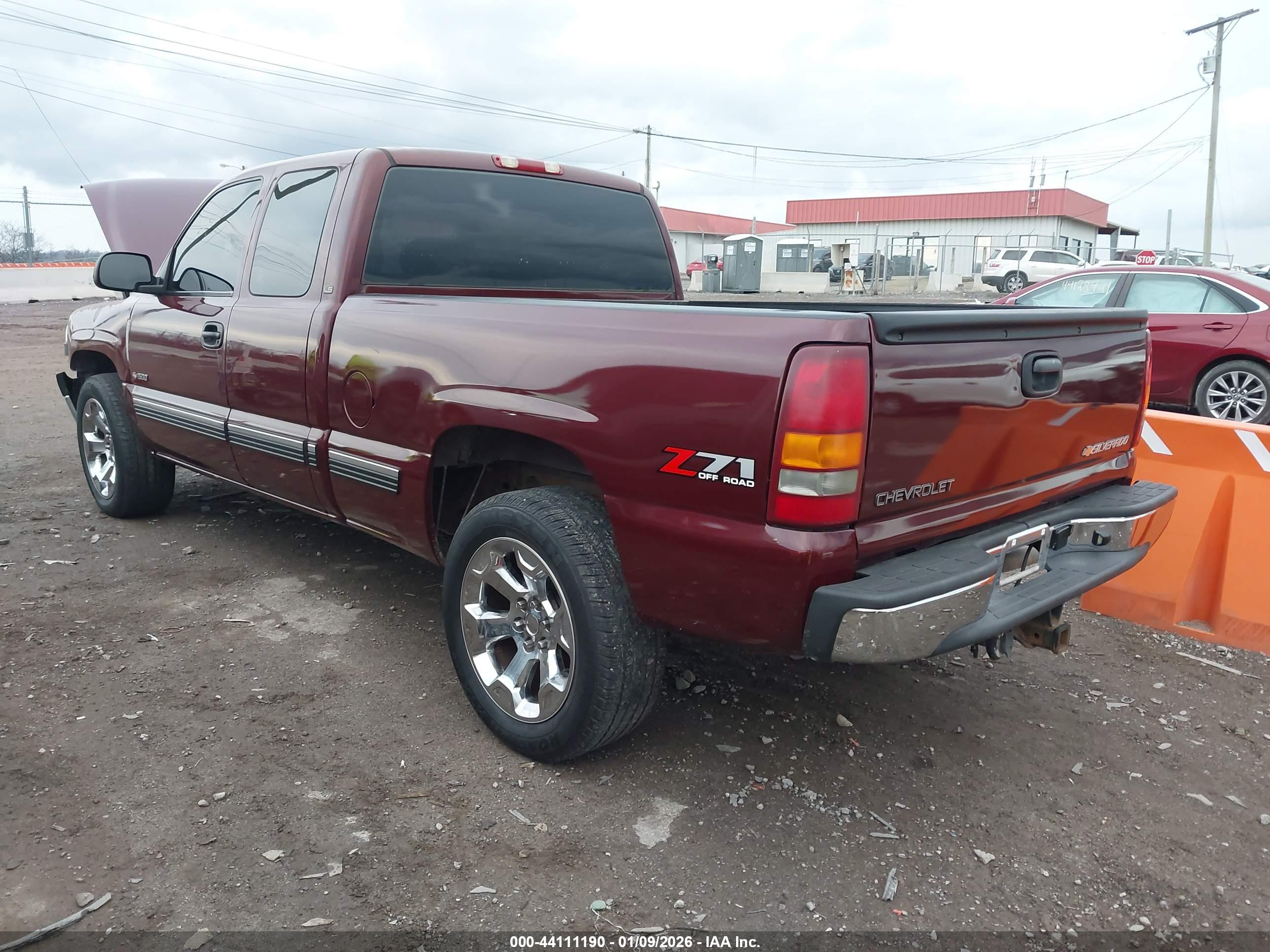 CHEVROLET SILVERADO image 3