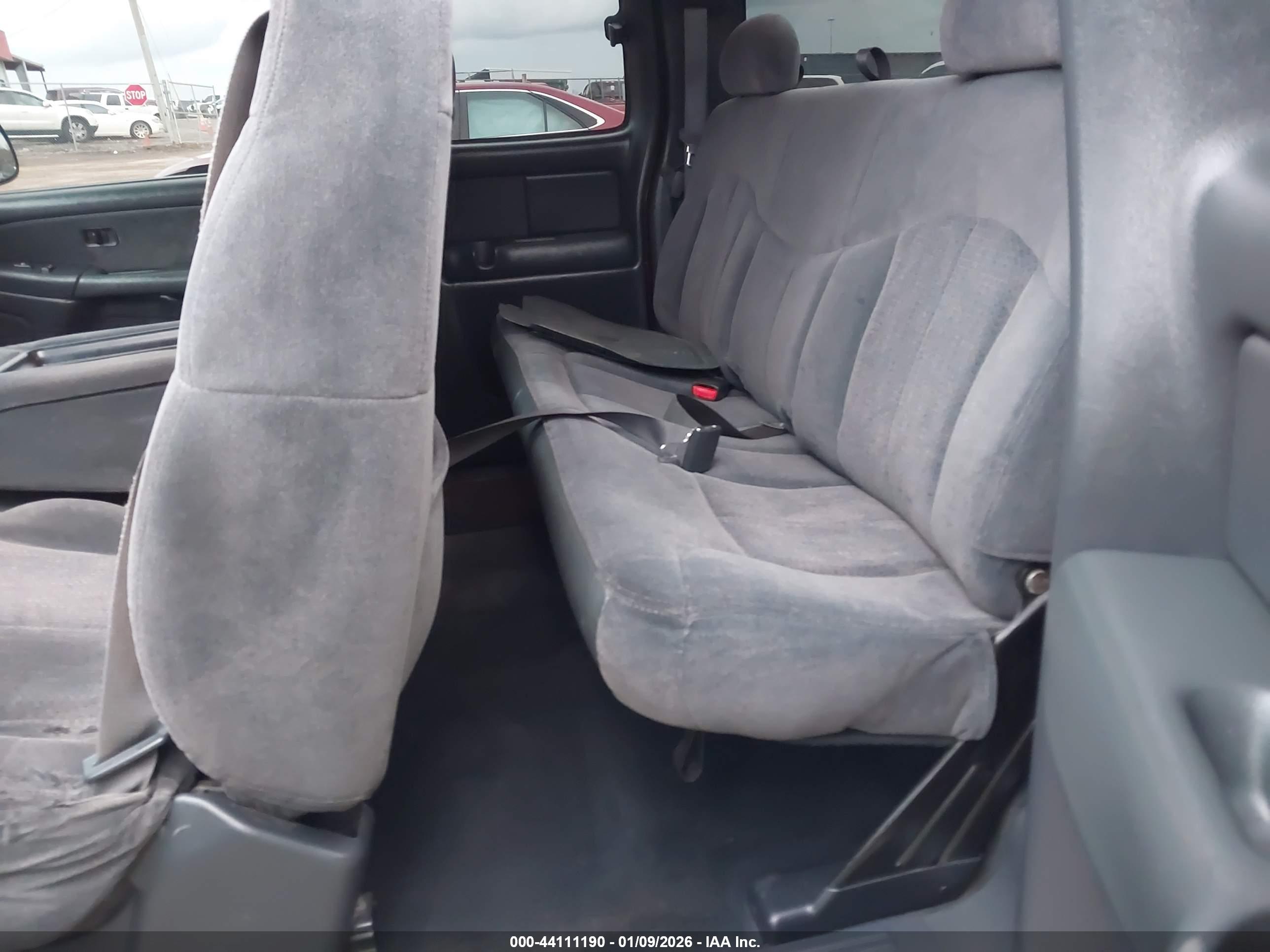 CHEVROLET SILVERADO image 8
