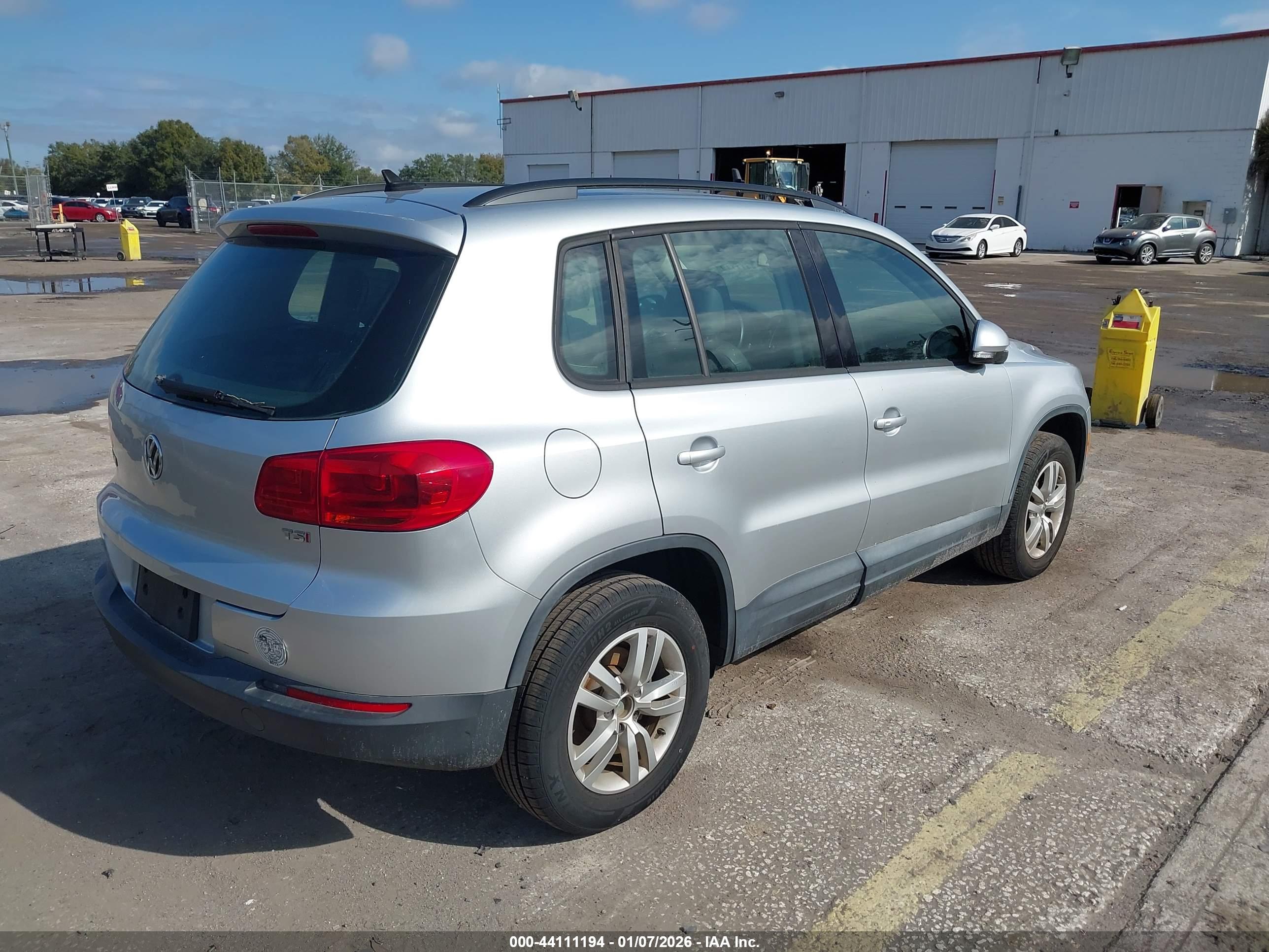 VOLKSWAGEN TIGUAN image 4