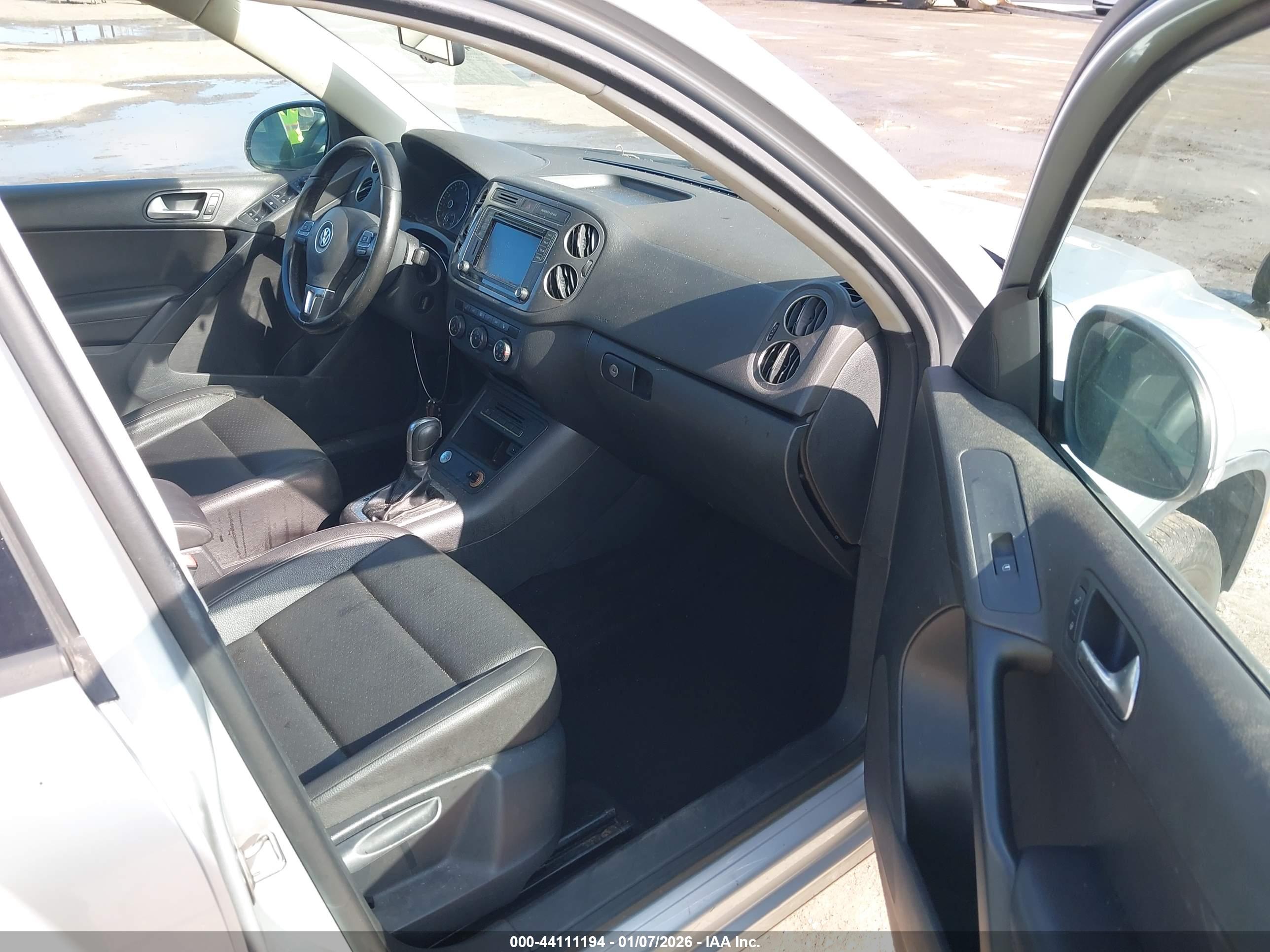 VOLKSWAGEN TIGUAN image 5