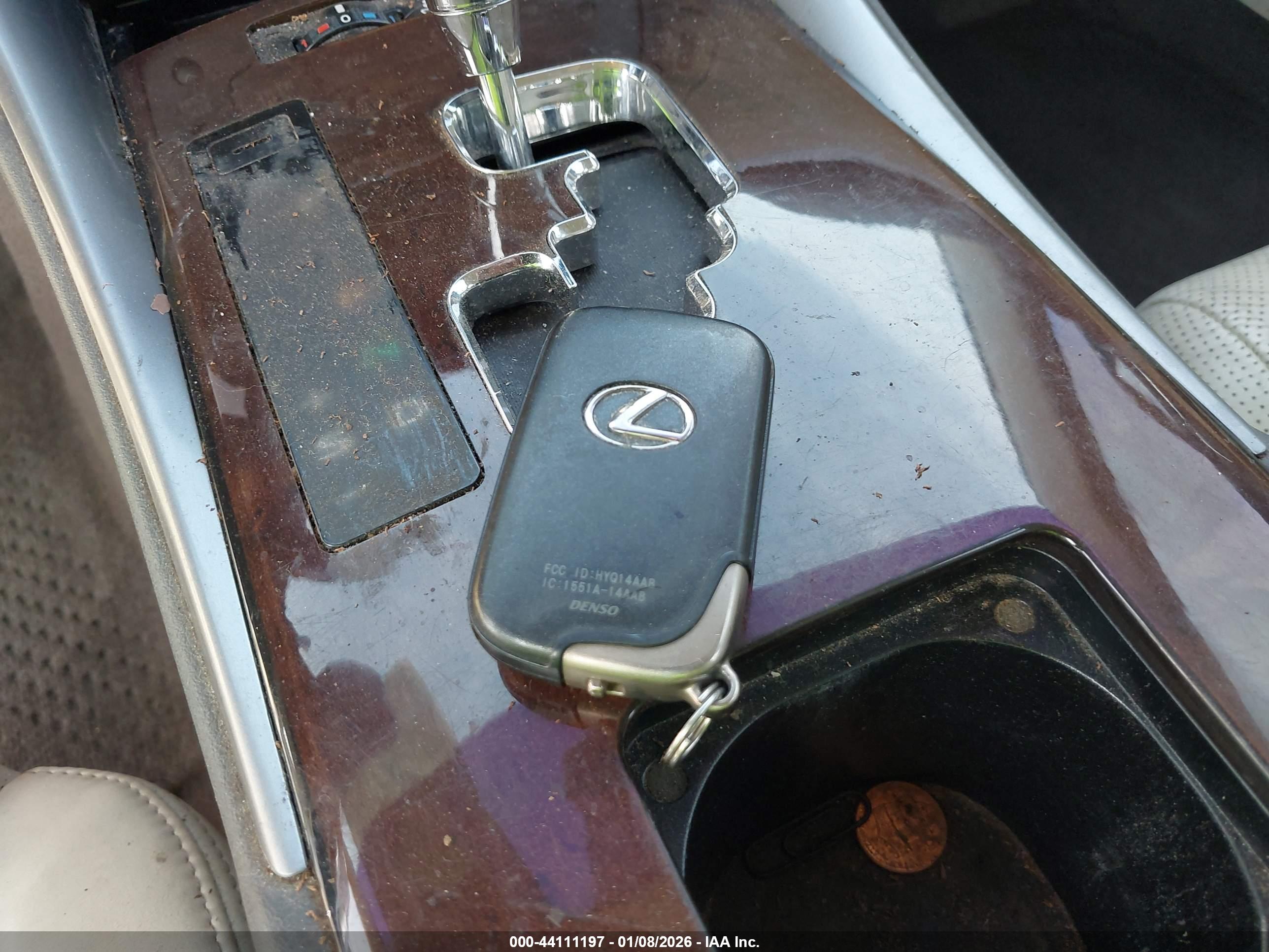 LEXUS IS image 11