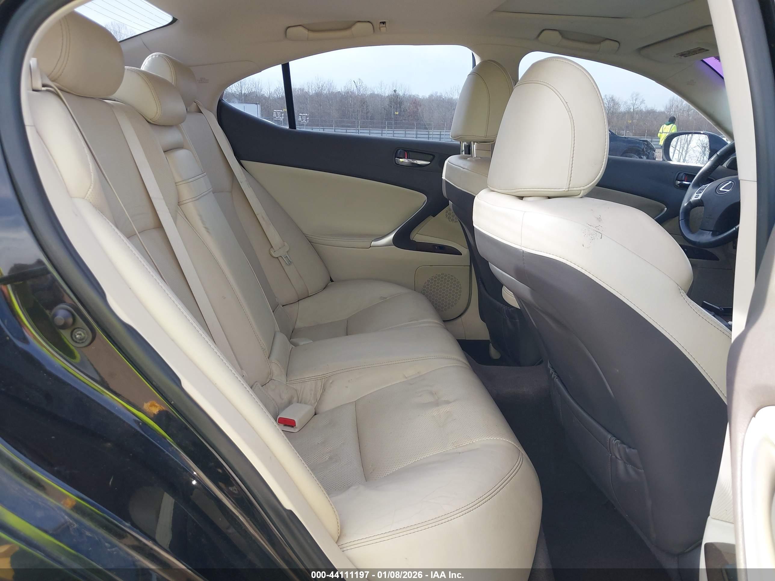 LEXUS IS image 8