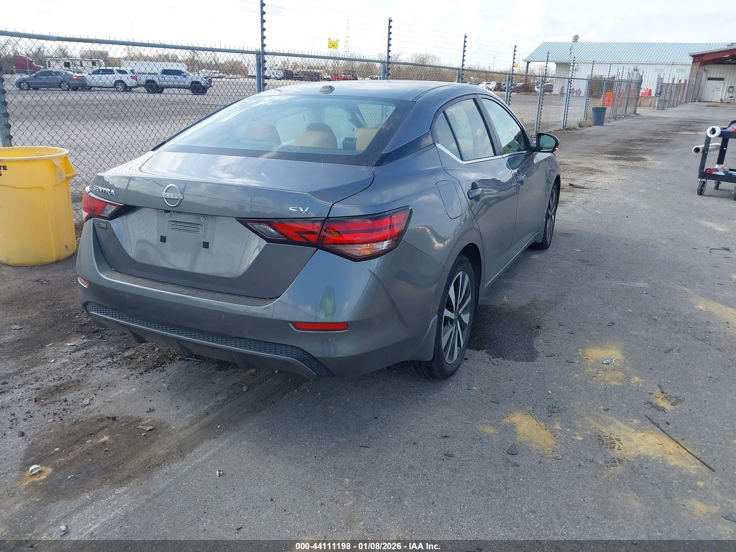 NISSAN SENTRA image 4