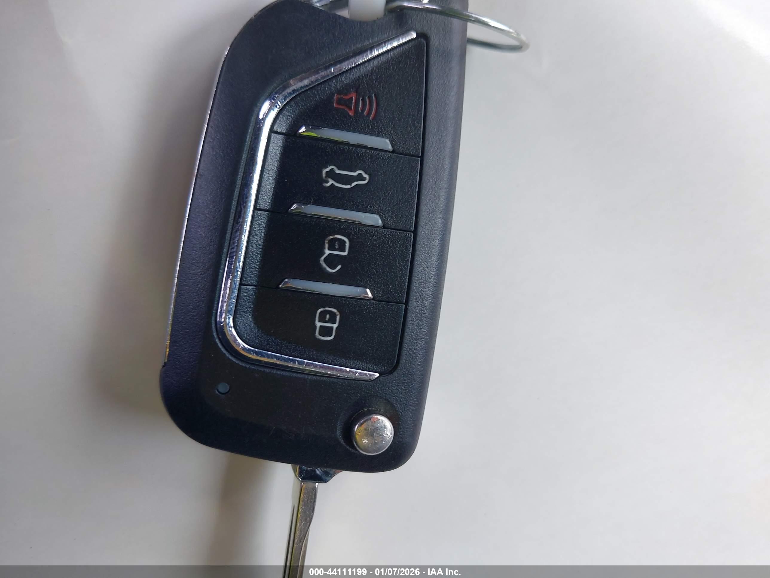 HYUNDAI ELANTRA image 11