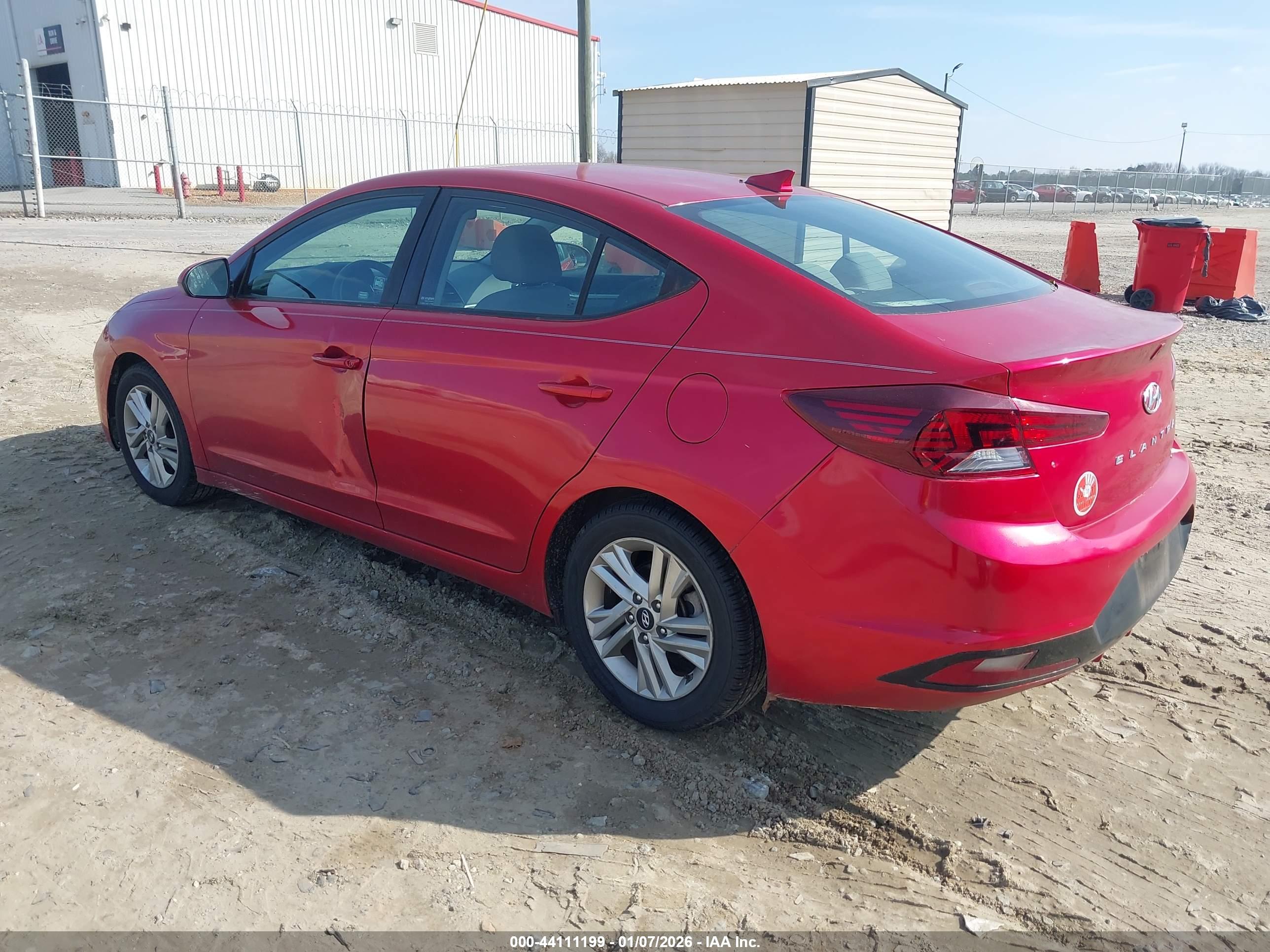 HYUNDAI ELANTRA image 3
