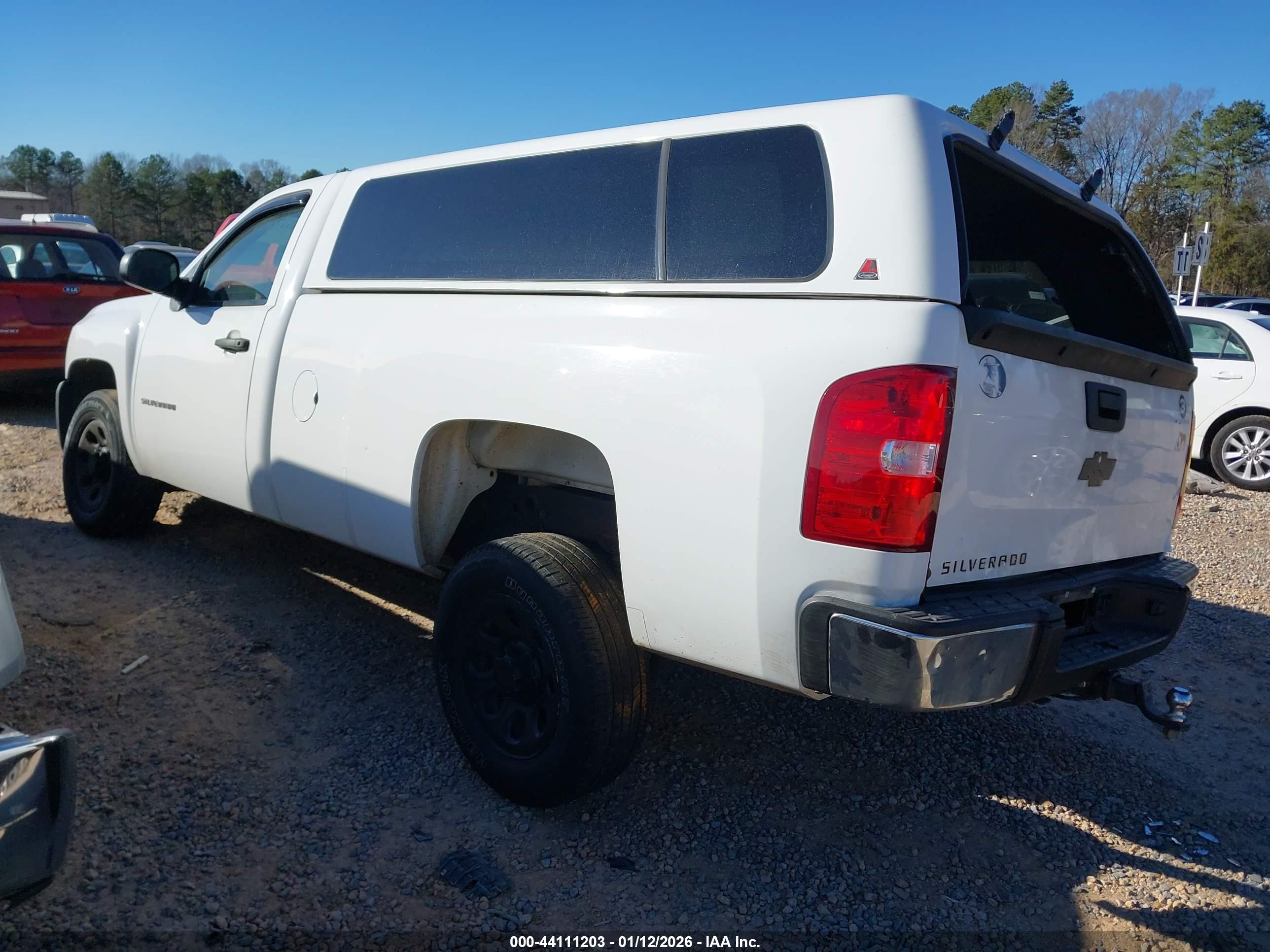 CHEVROLET SILVERADO image 3