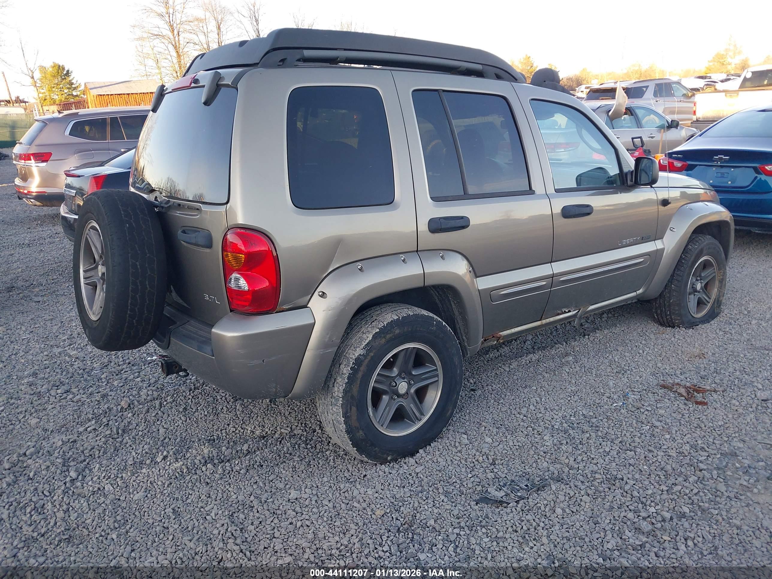 JEEP LIBERTY image 4