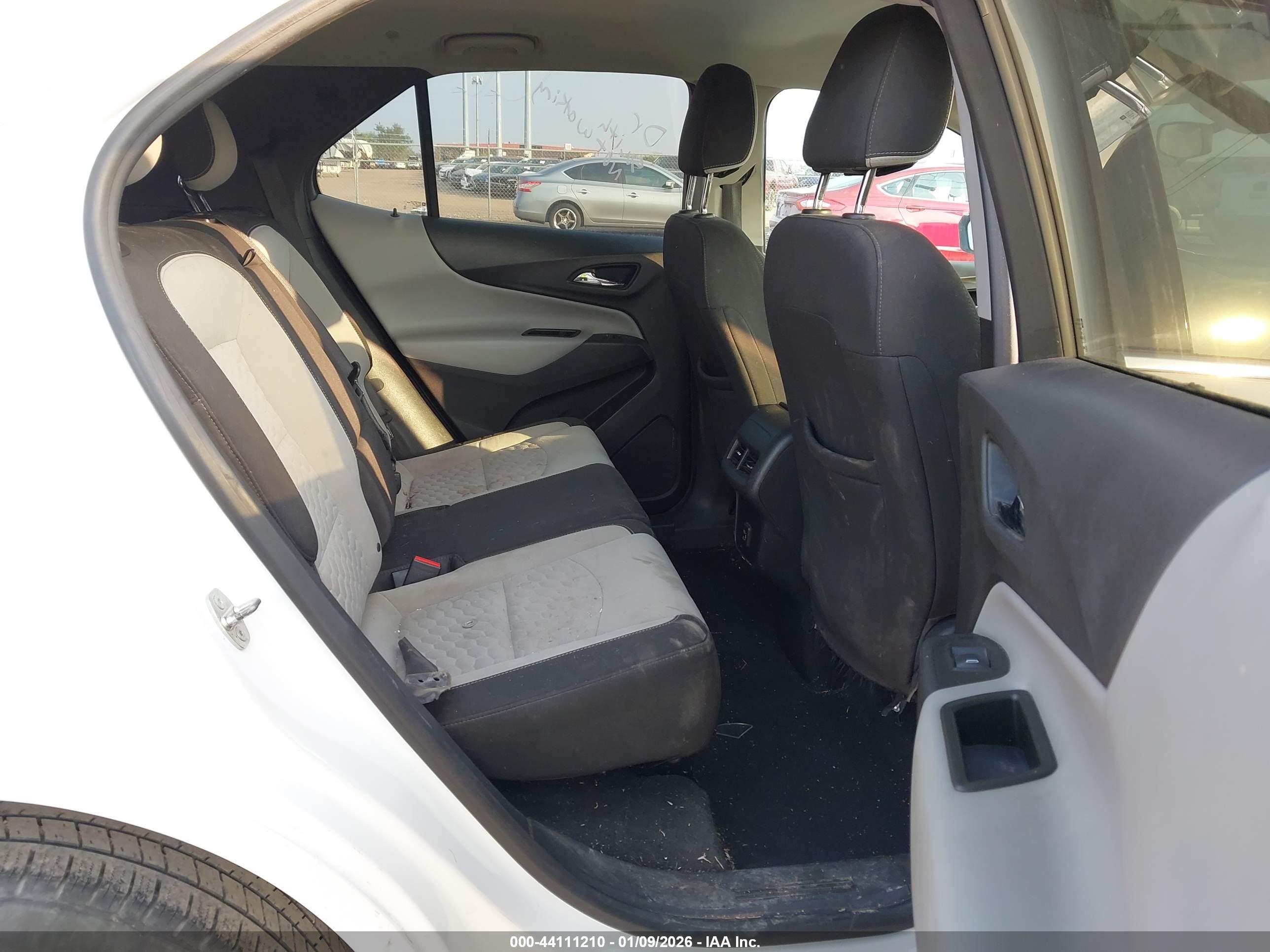 CHEVROLET EQUINOX image 8