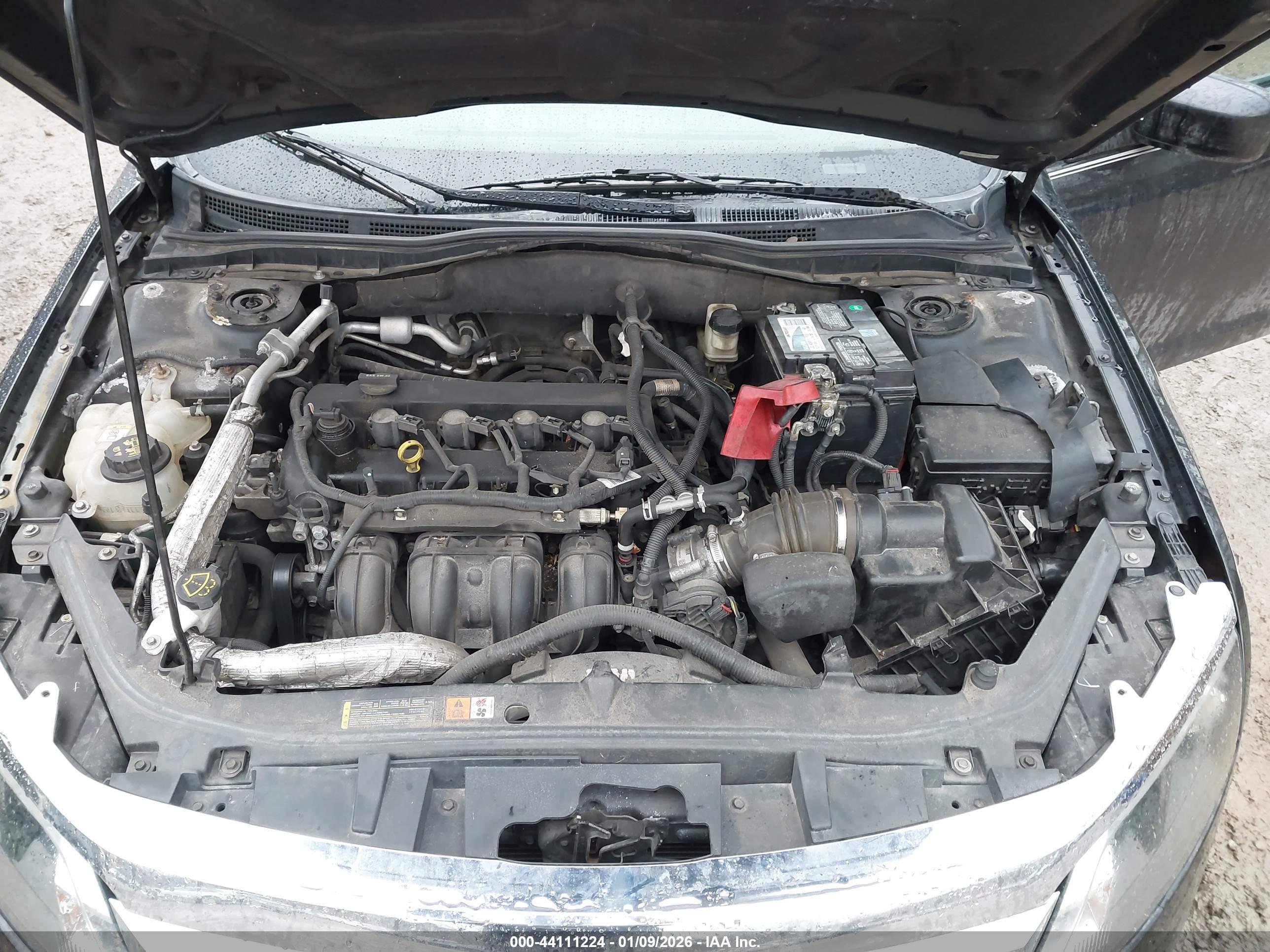 FORD FUSION image 10