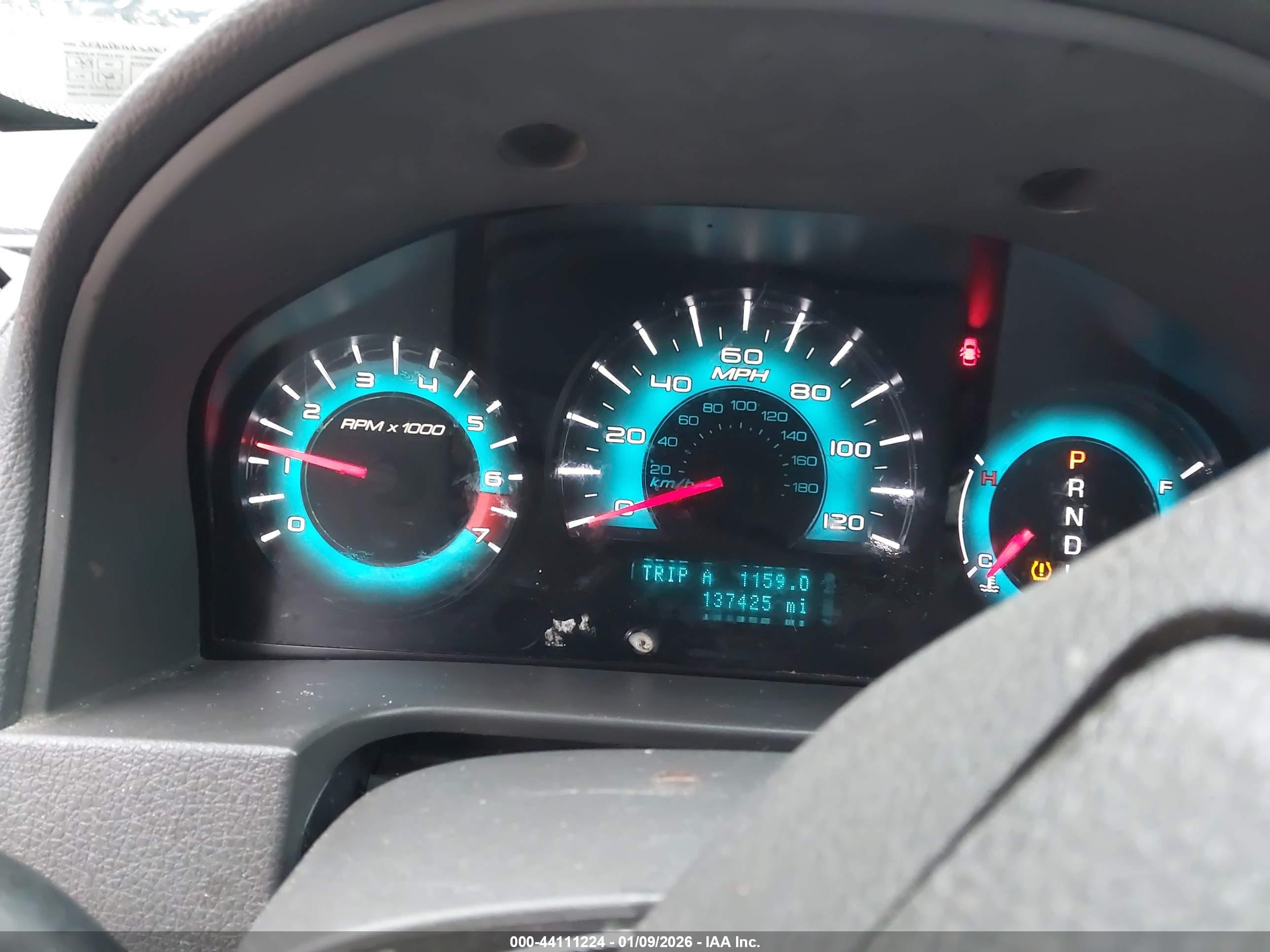 FORD FUSION image 7