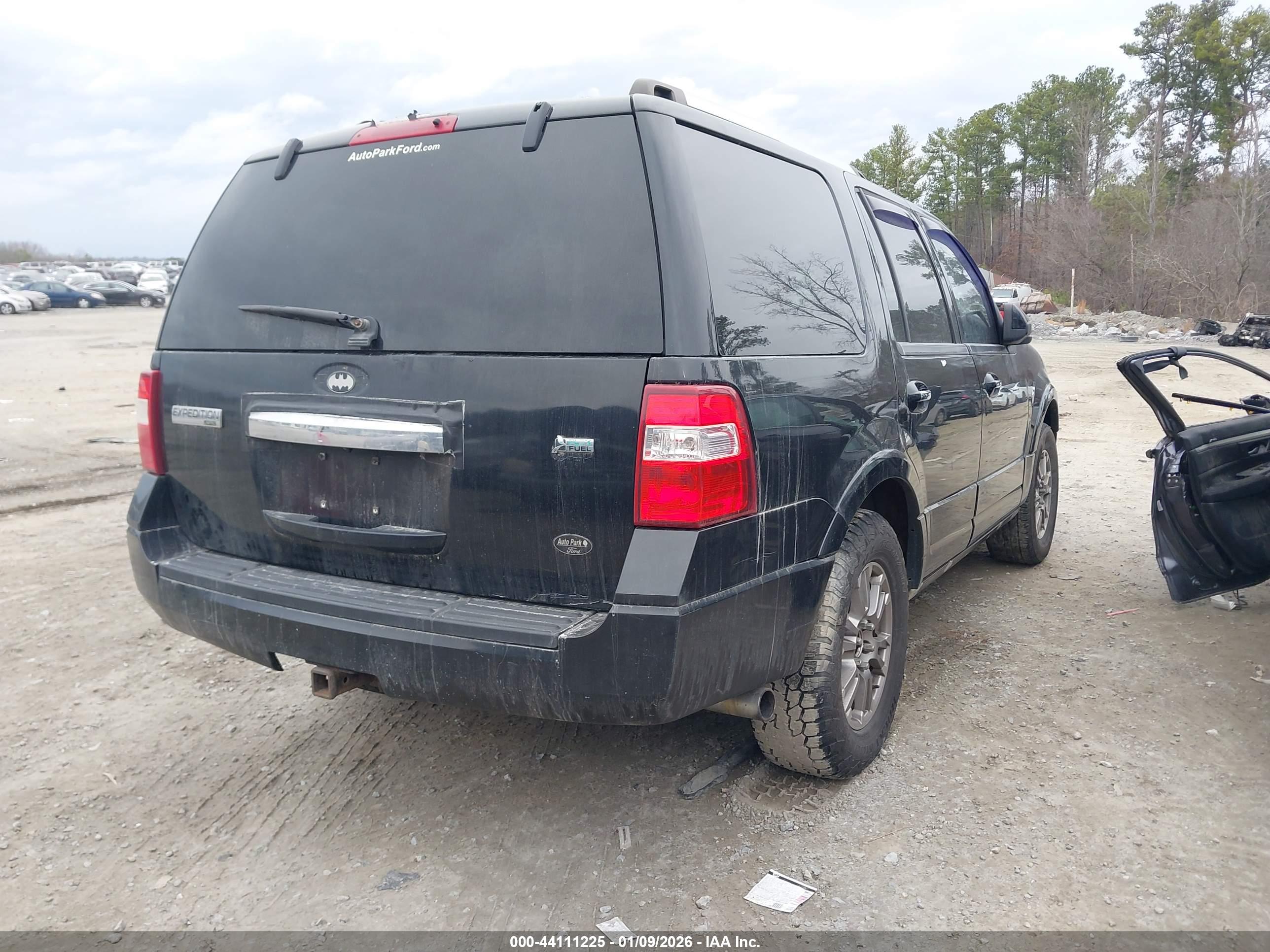 FORD EXPEDITION image 4