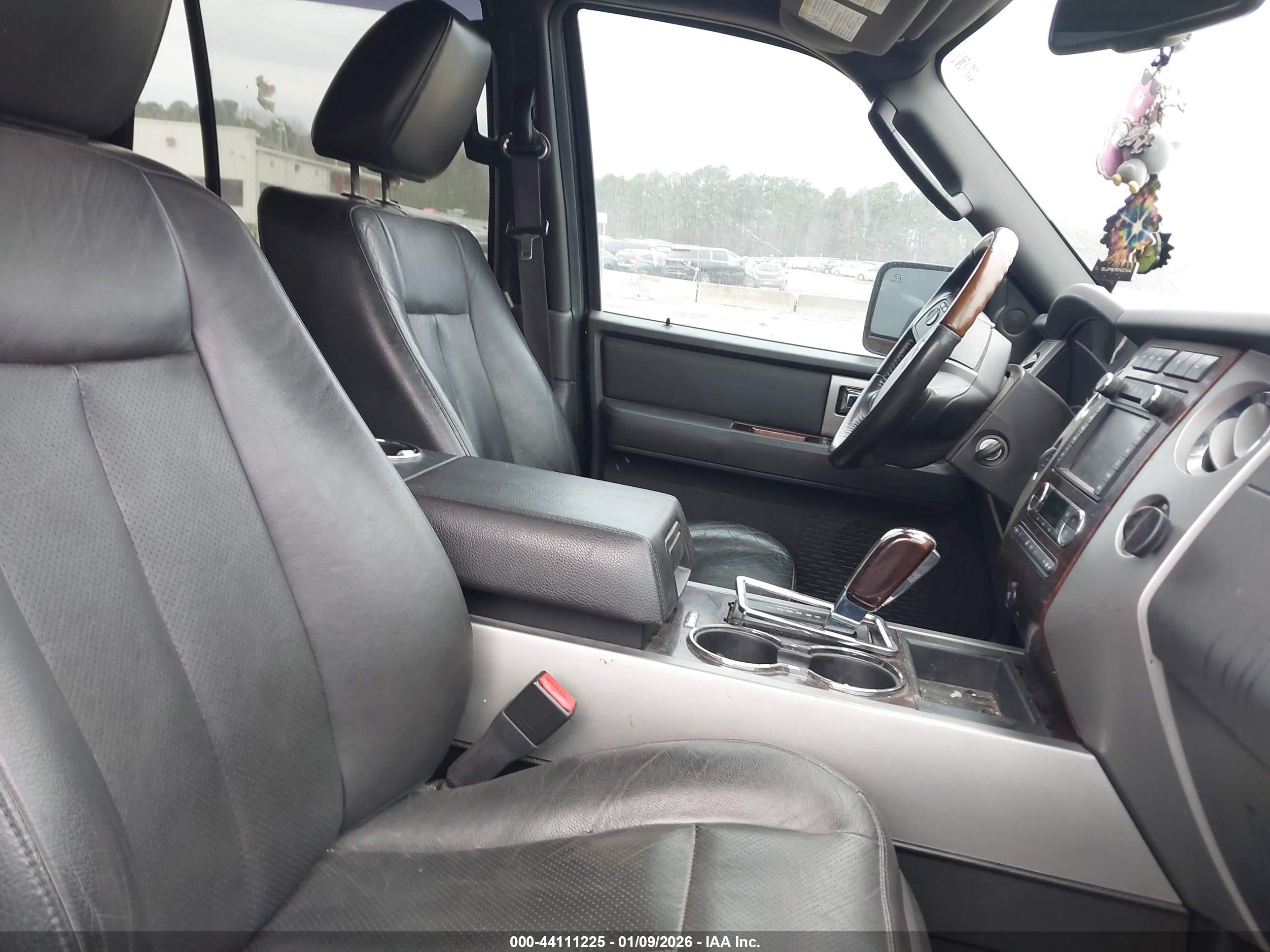 FORD EXPEDITION image 5