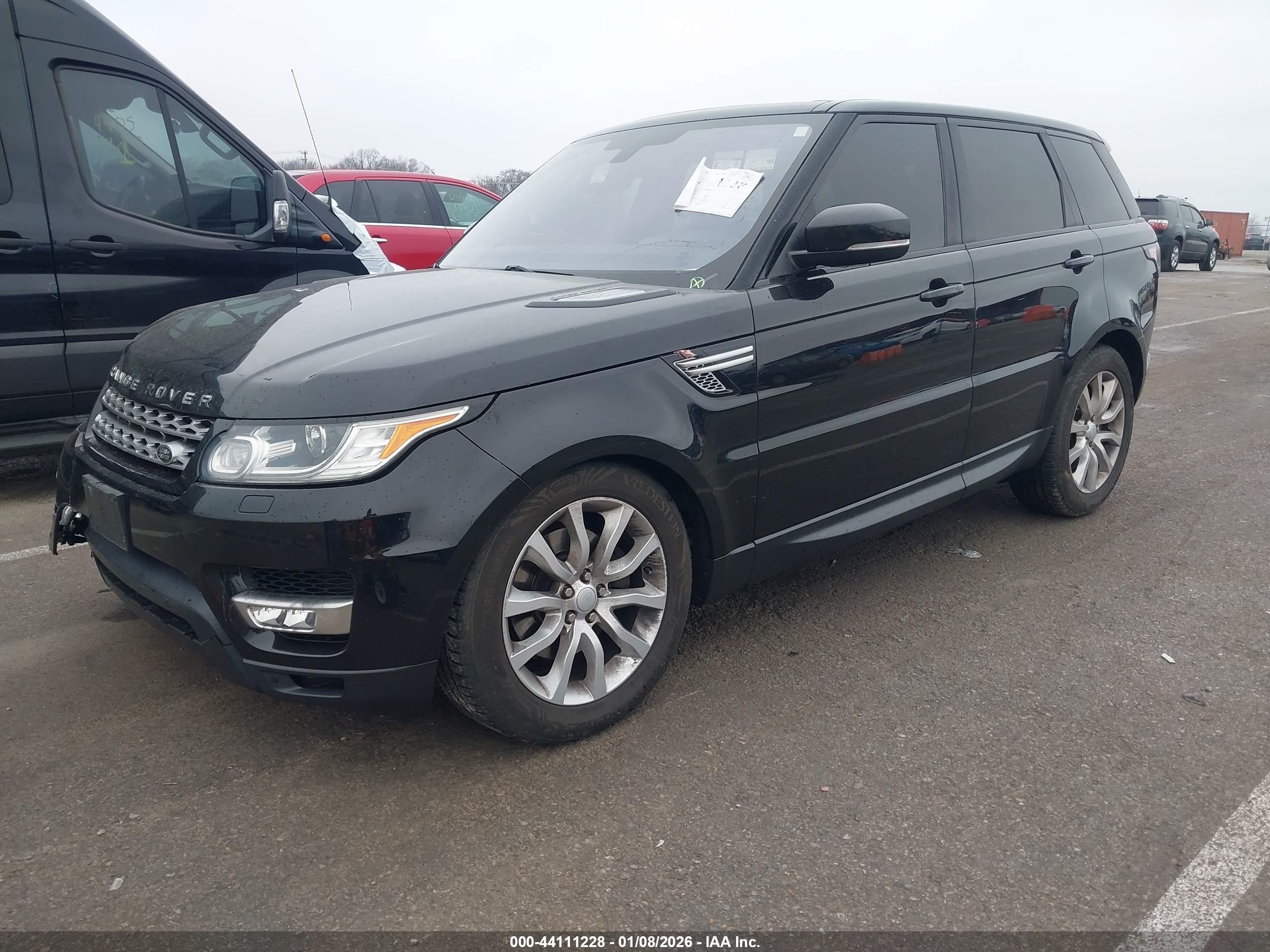 LAND ROVER image 2